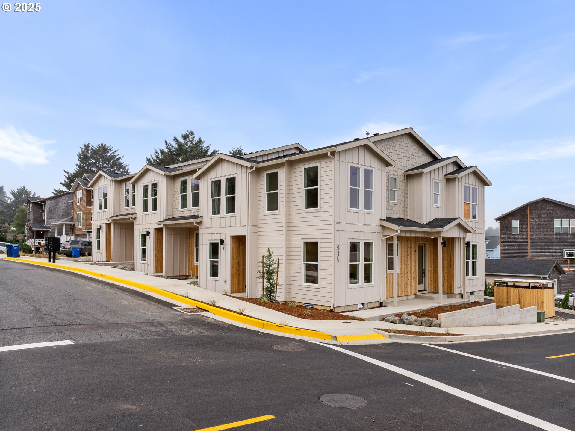 305 SE Jetty AVE B, Lincoln City Unit: B