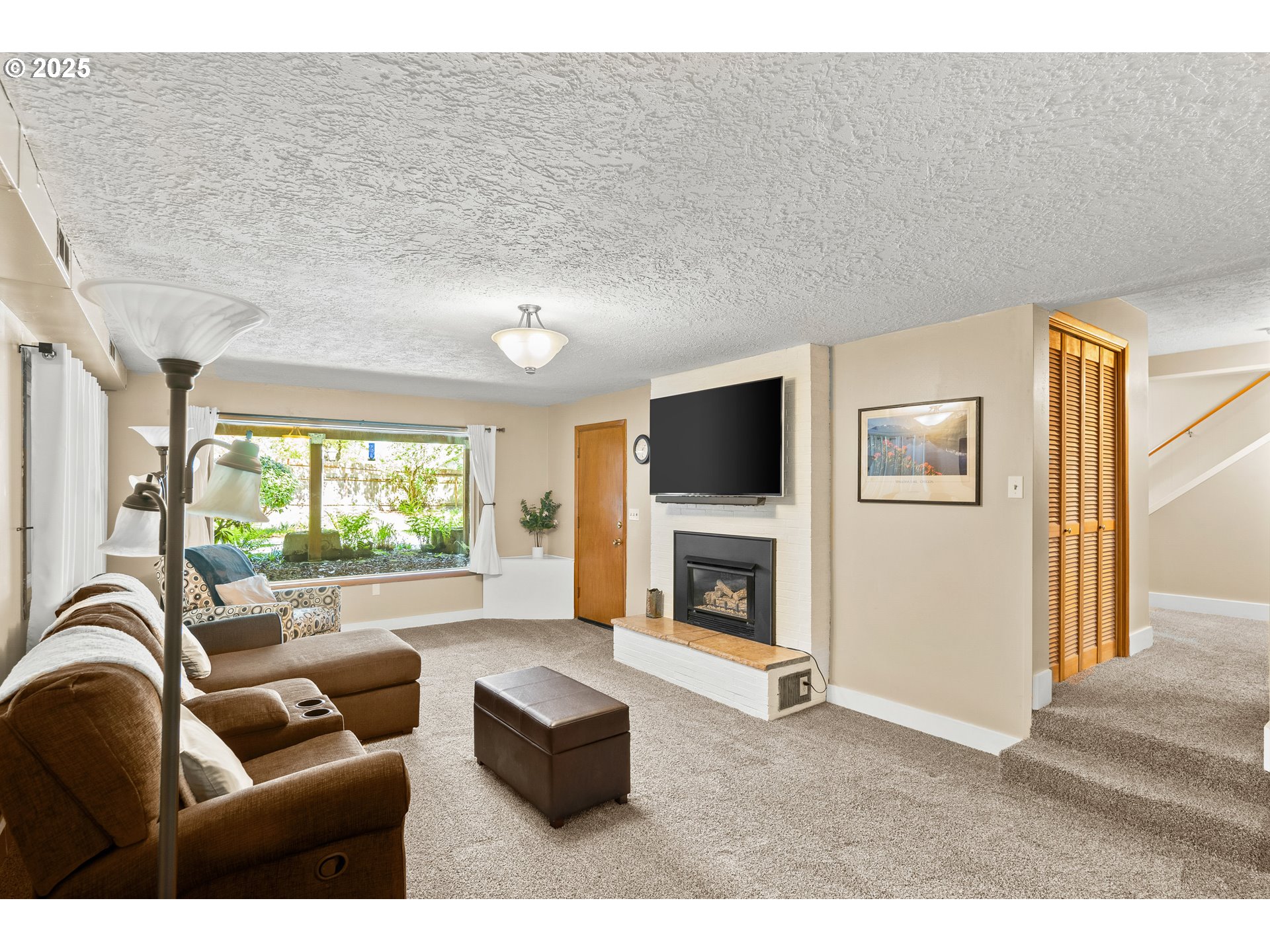 10135 SW HILLVIEW ST