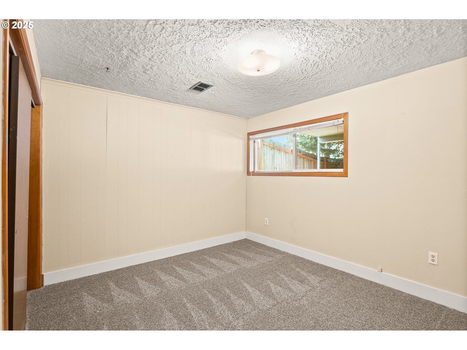 10135 SW HILLVIEW ST