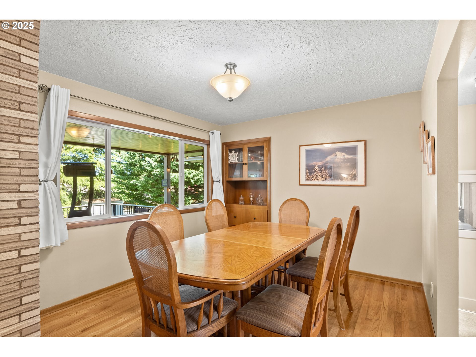 10135 SW HILLVIEW ST