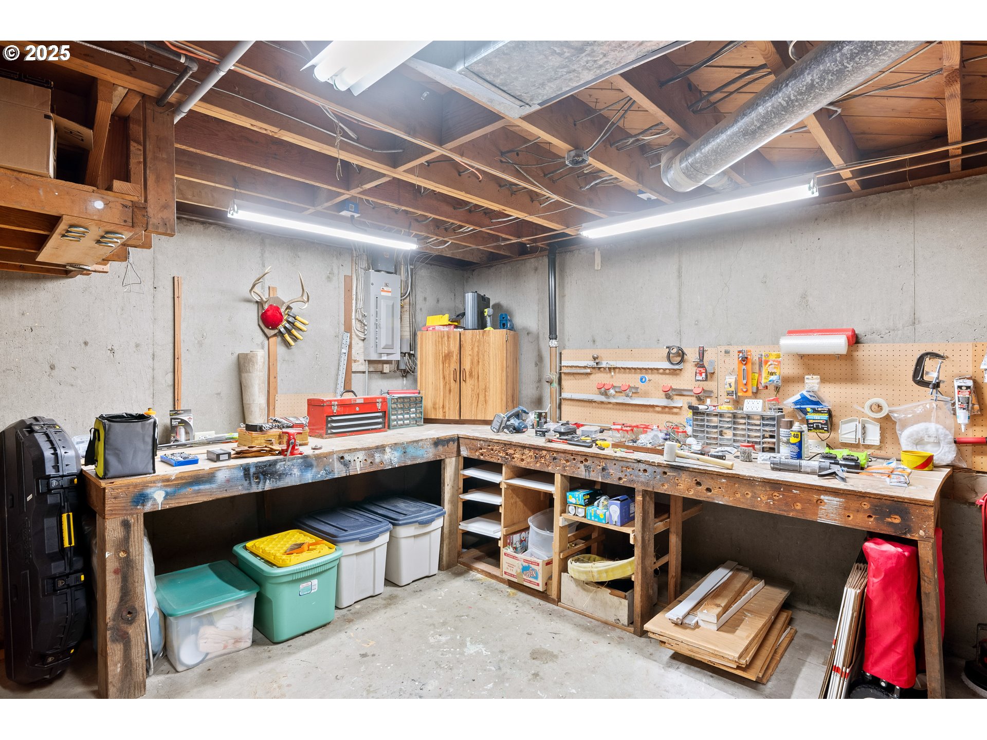 10135 SW HILLVIEW ST