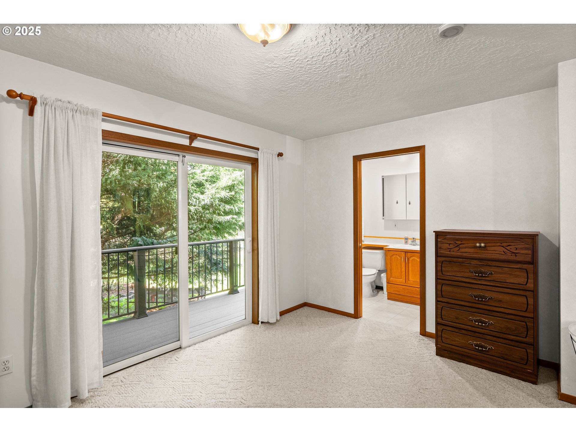 10135 SW HILLVIEW ST