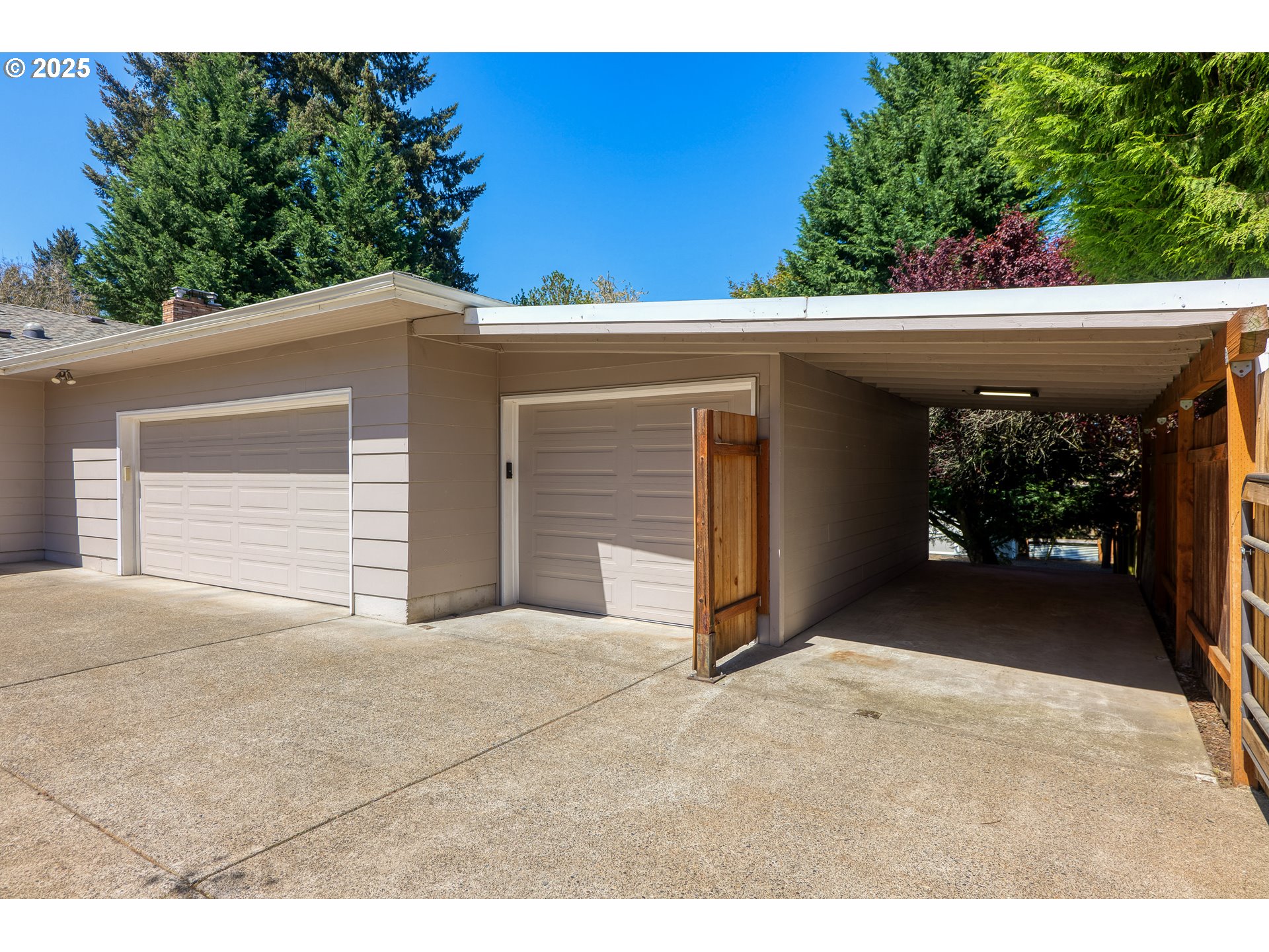 10135 SW HILLVIEW ST