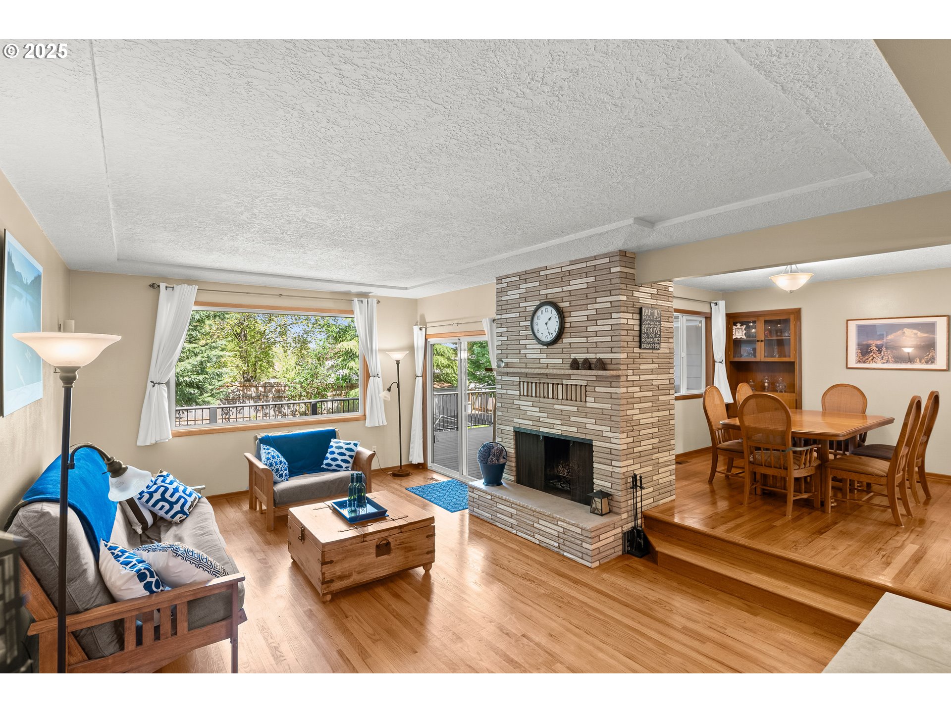 10135 SW HILLVIEW ST