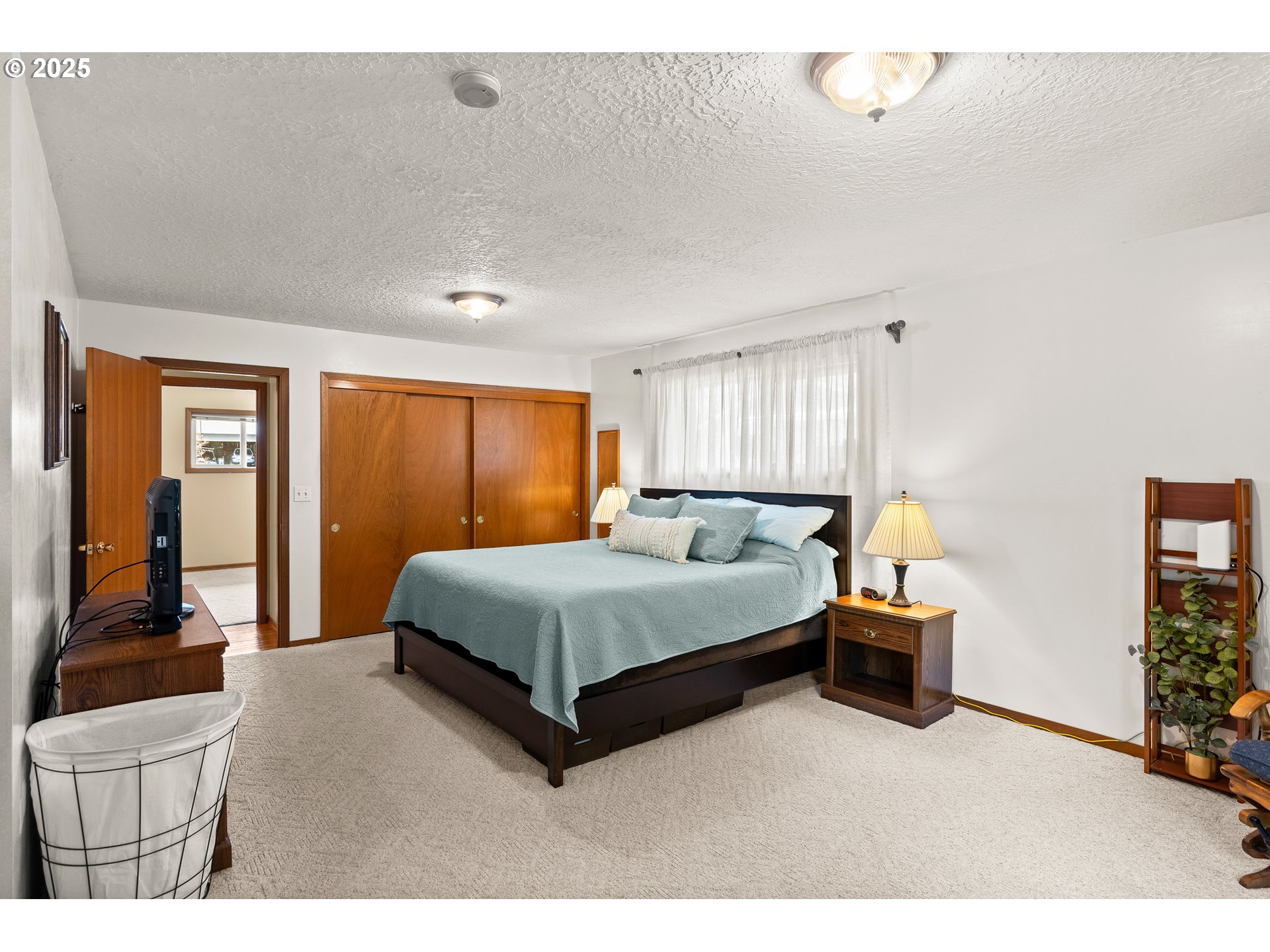 10135 SW HILLVIEW ST