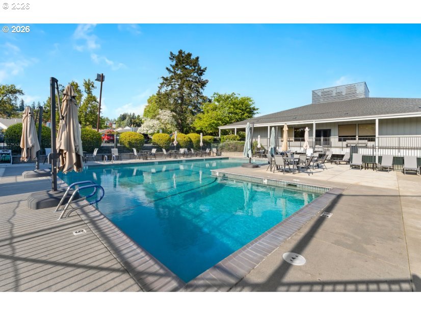 10290 SW GREENLEAF TER