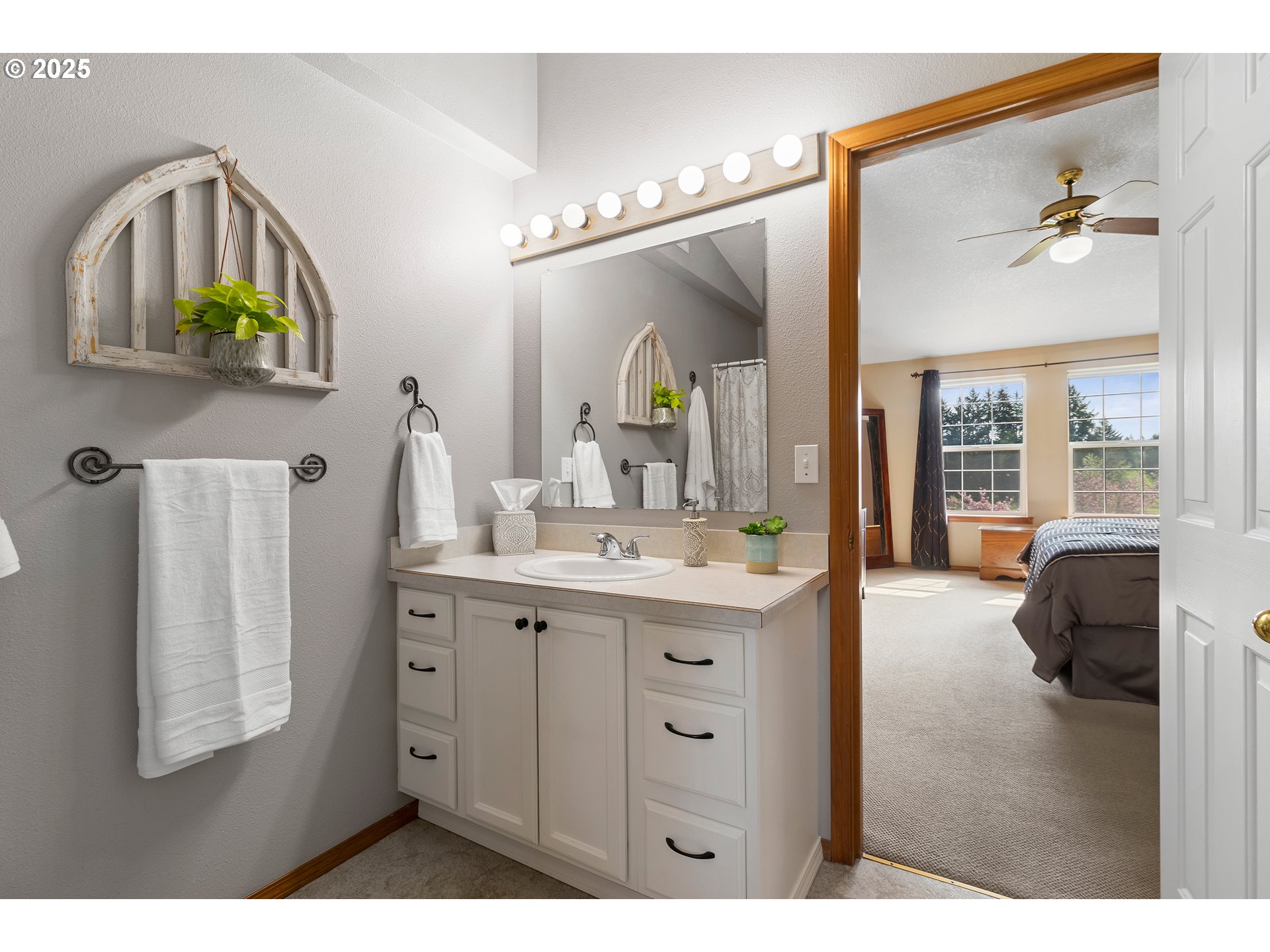 22075 NE HIDDEN SPRINGS RD