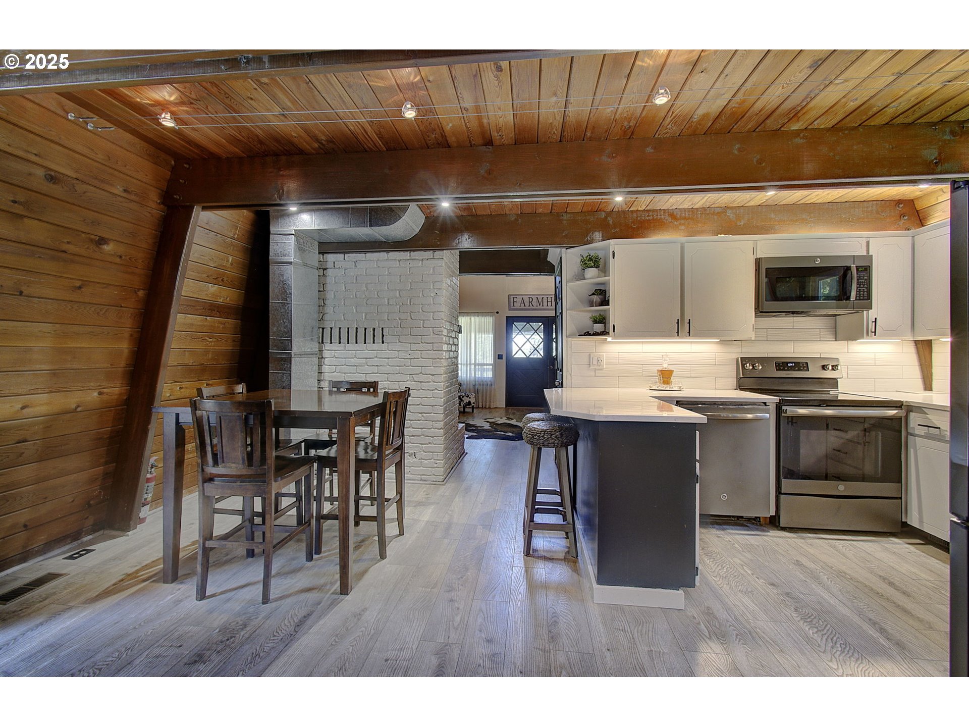 21210 SE GREENLEAF DR