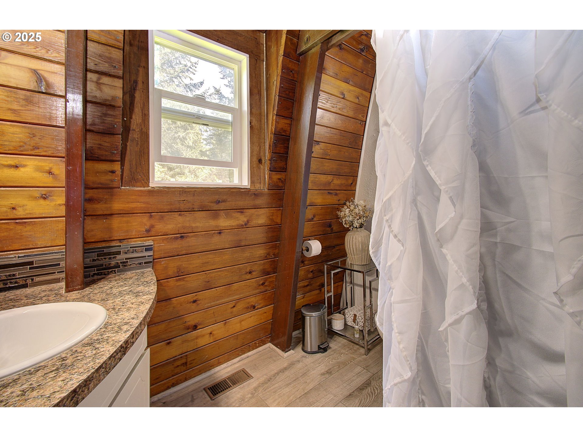 21210 SE GREENLEAF DR