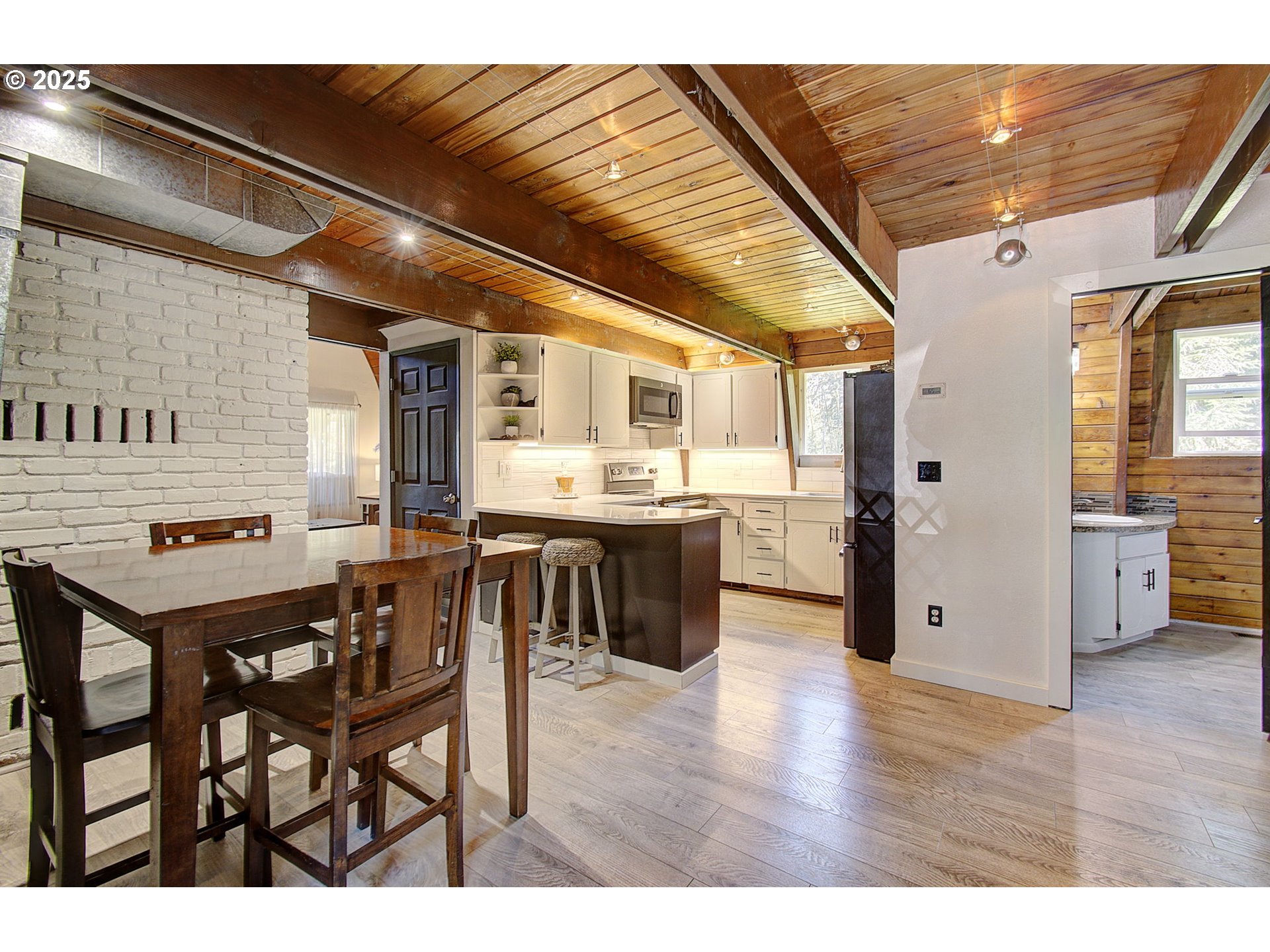 21210 SE GREENLEAF DR