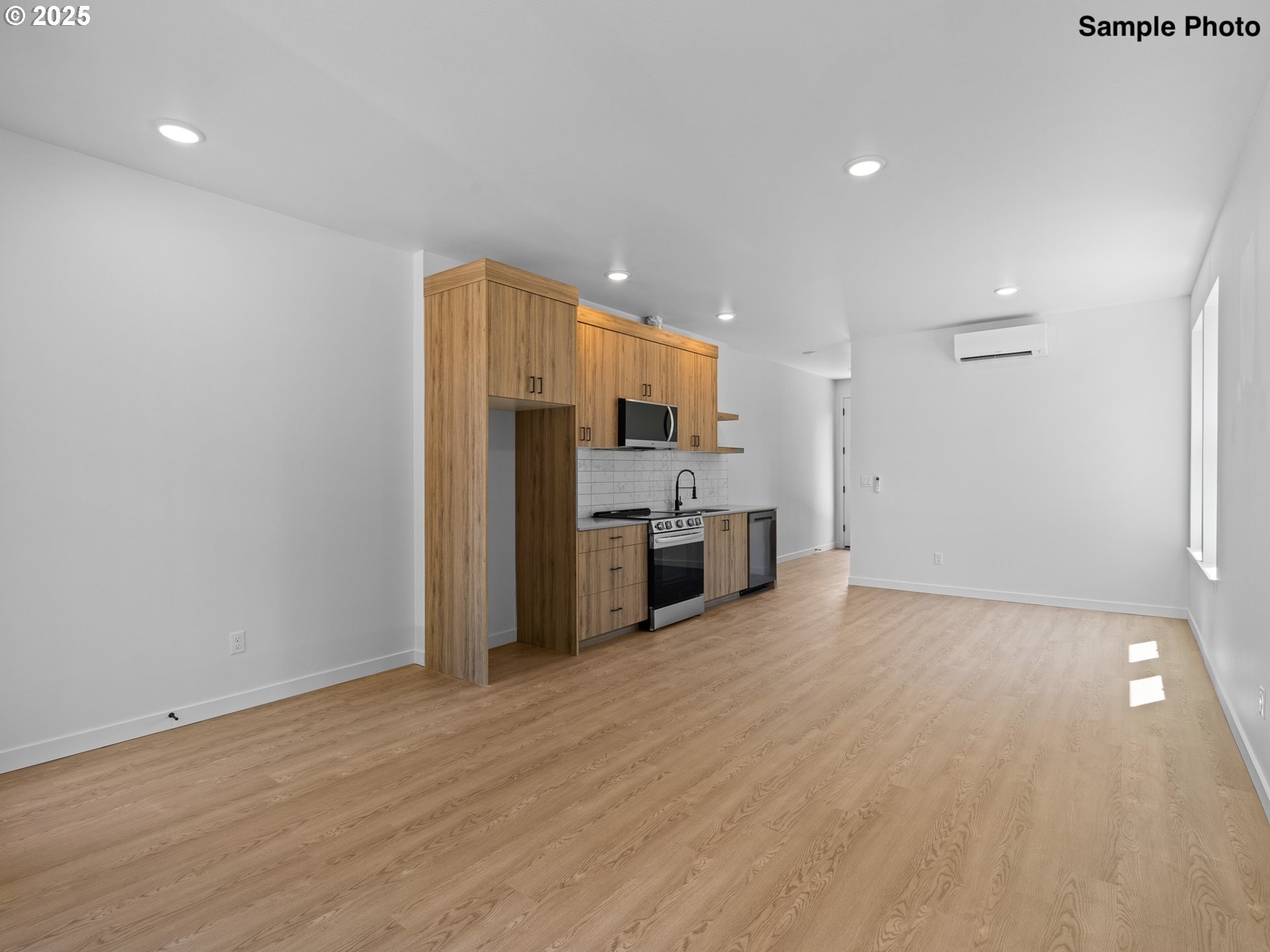 7196 SE Woodward ST 3, Portland Unit: 3