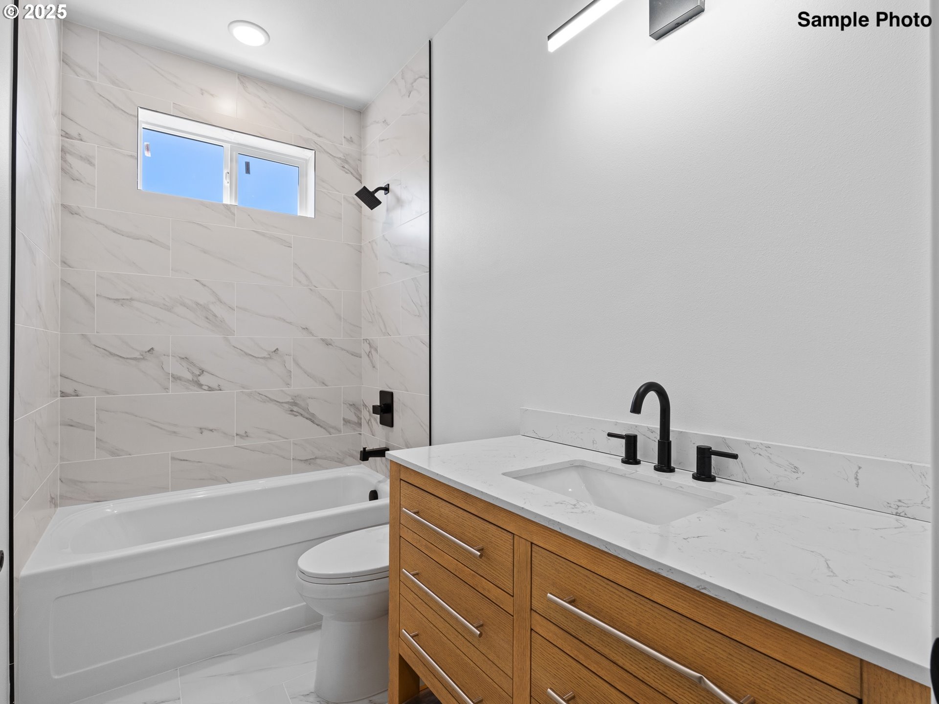 7196 SE Woodward ST 3, Portland Unit: 3