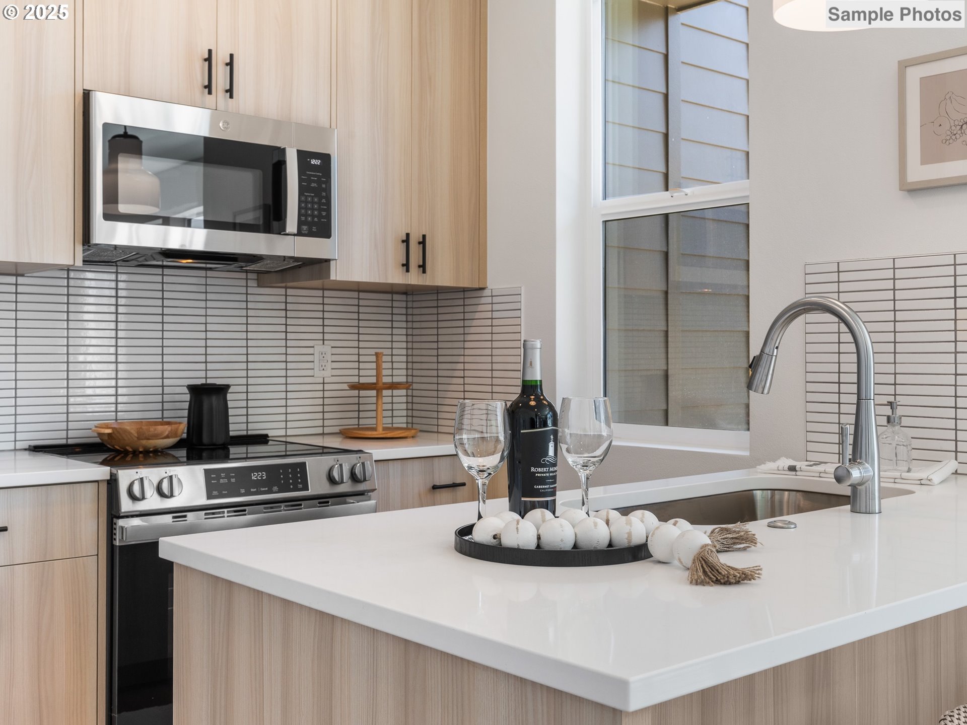 4320 N Gantenbein AVE 1