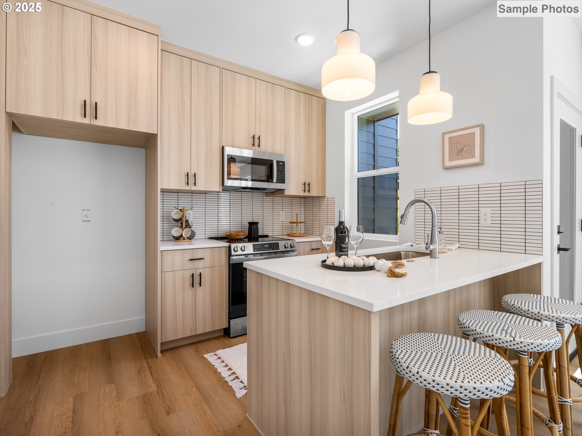 4320 N Gantenbein AVE 1