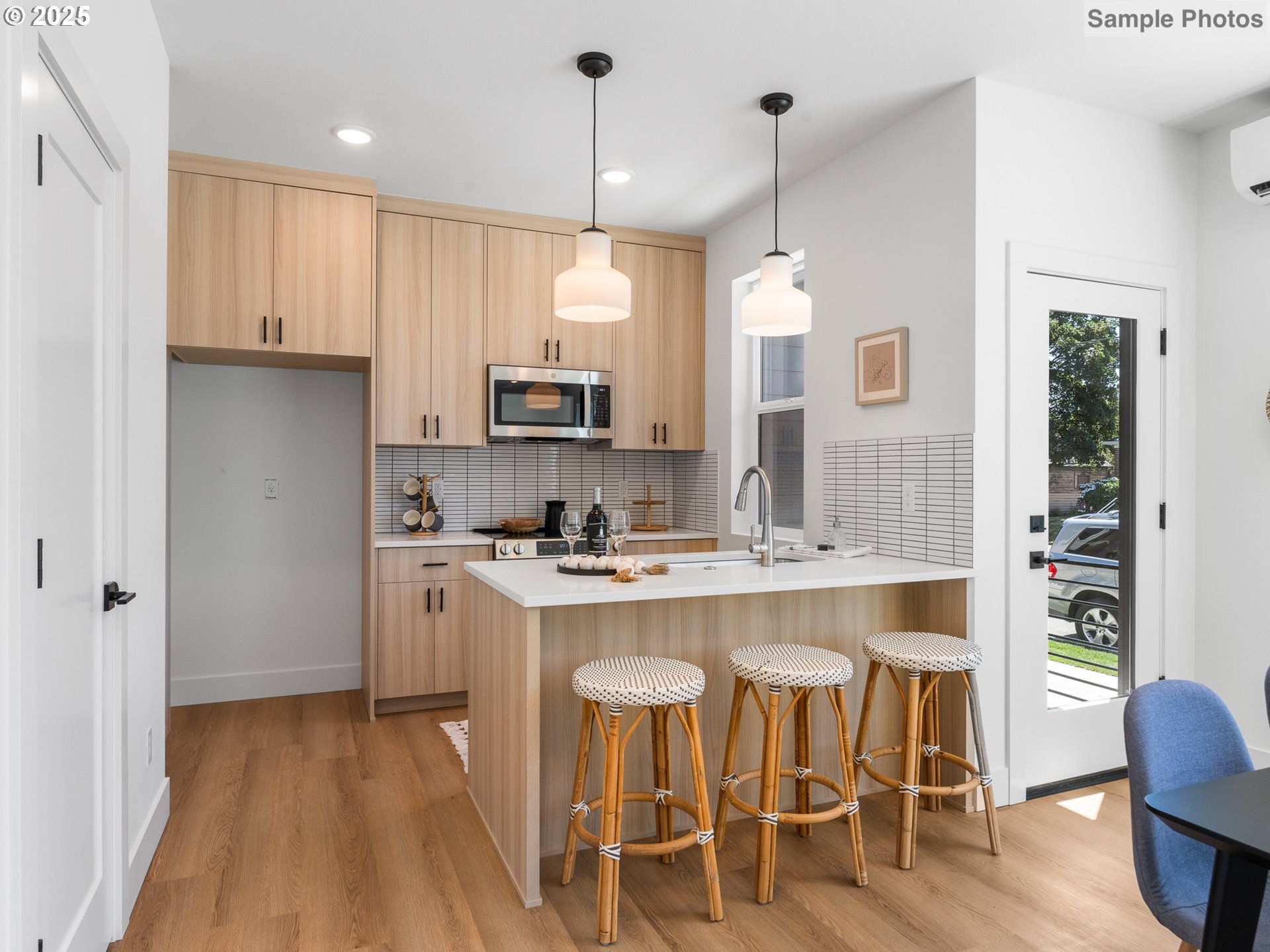 4320 N Gantenbein AVE 1