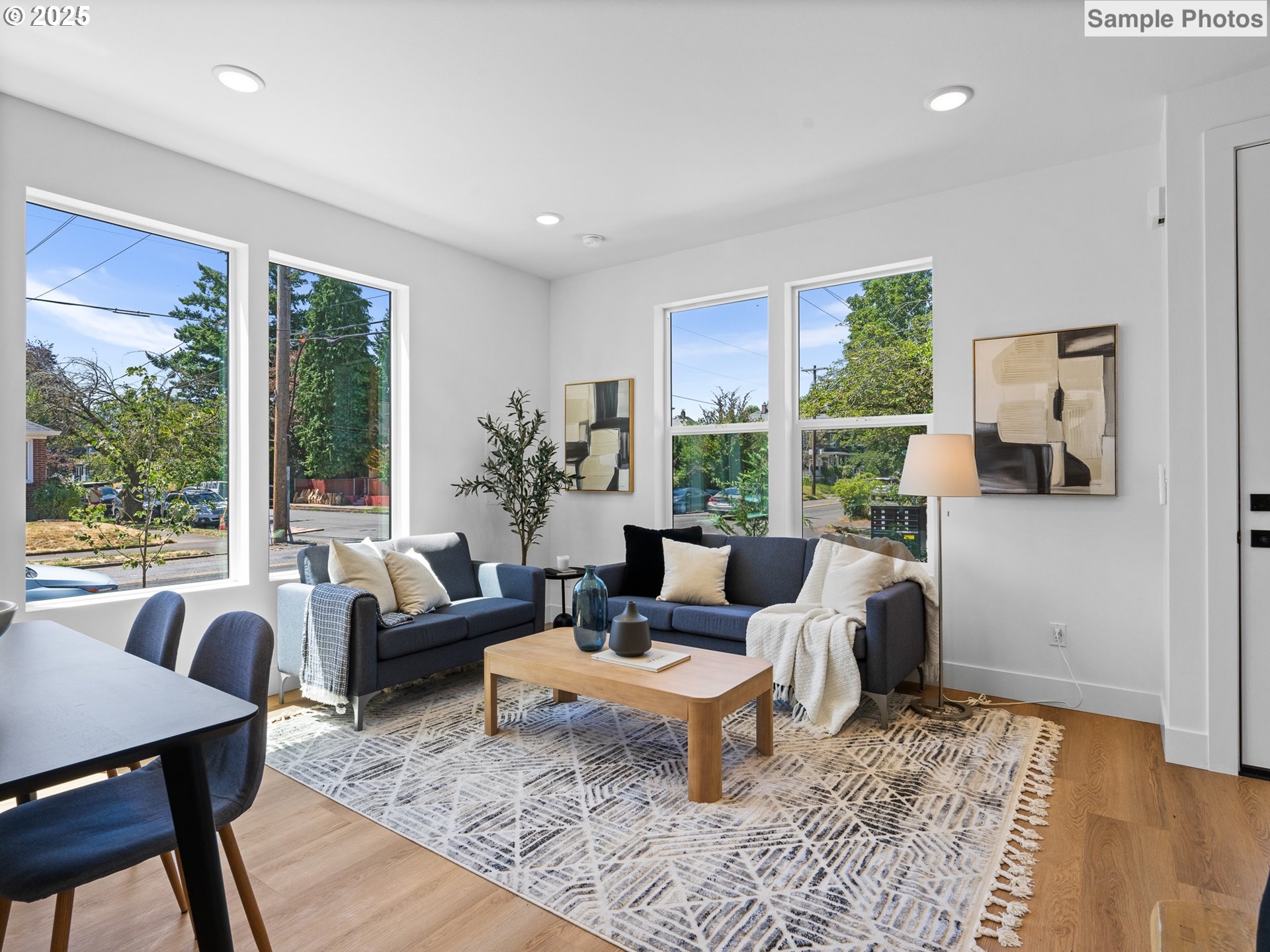 4320 N Gantenbein AVE 1