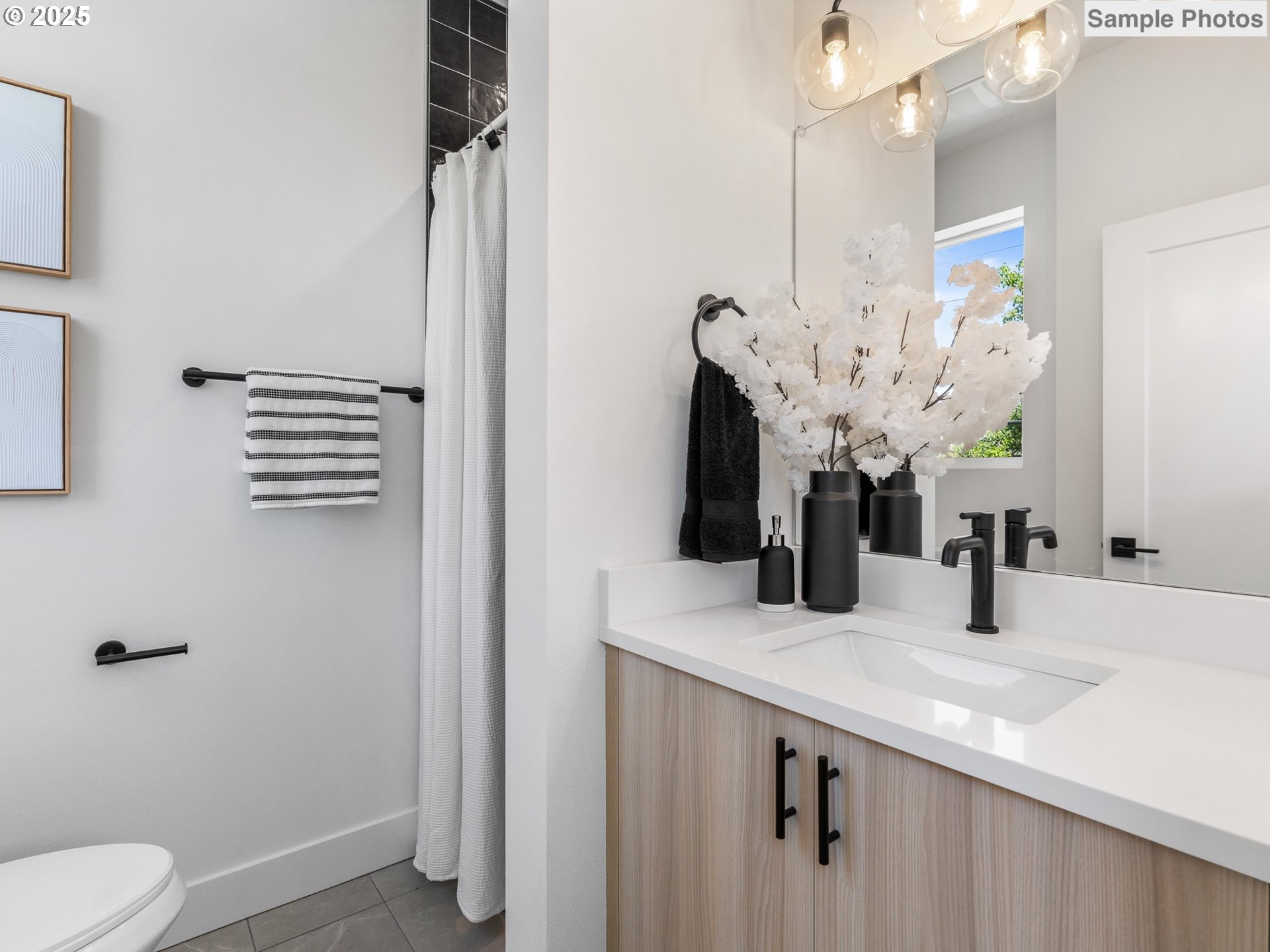 4320 N Gantenbein AVE 1