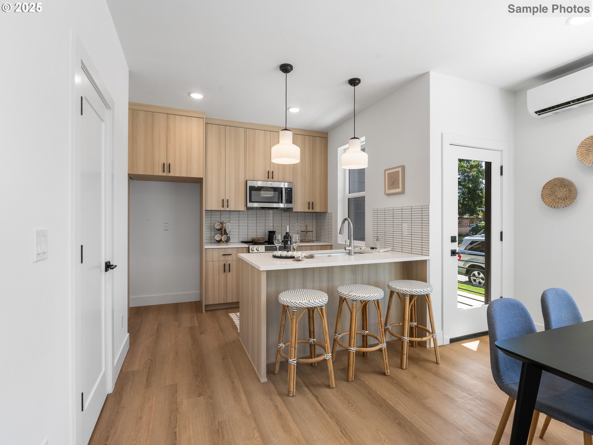 4320 N Gantenbein AVE 1