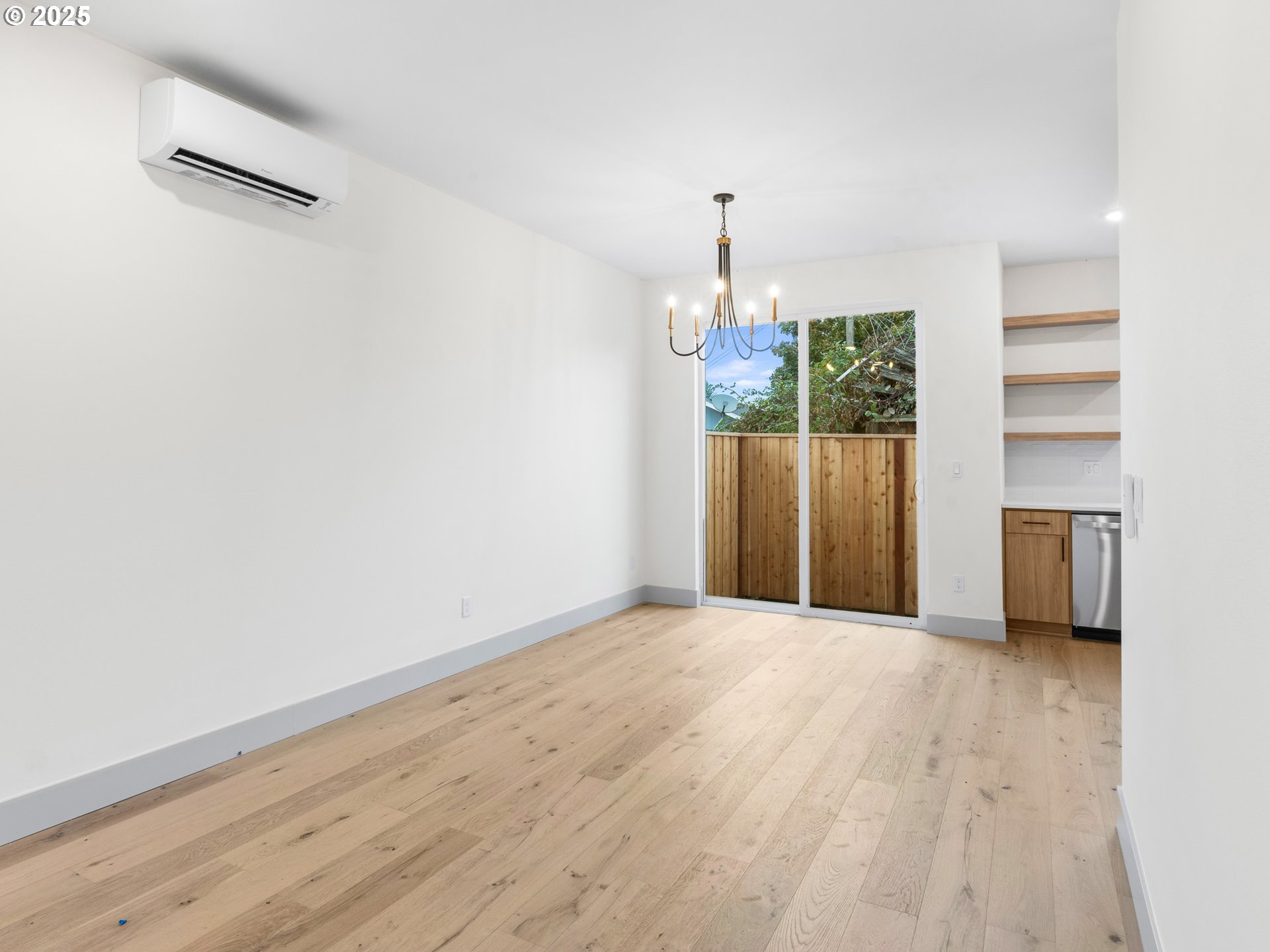 7379 N Mobile AVE, Portland