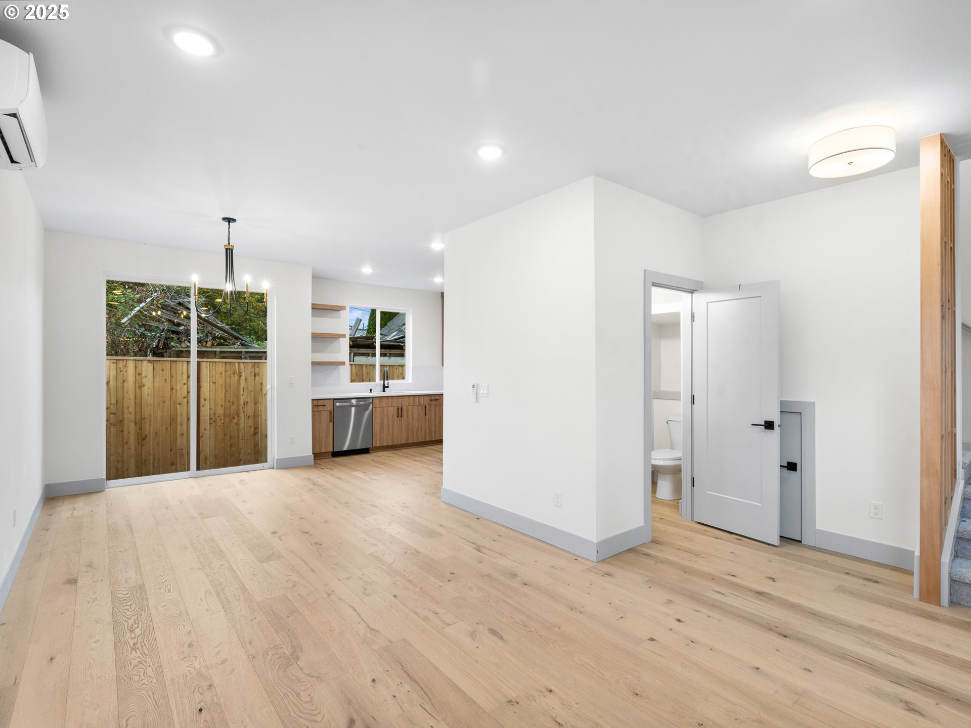 7379 N Mobile AVE, Portland