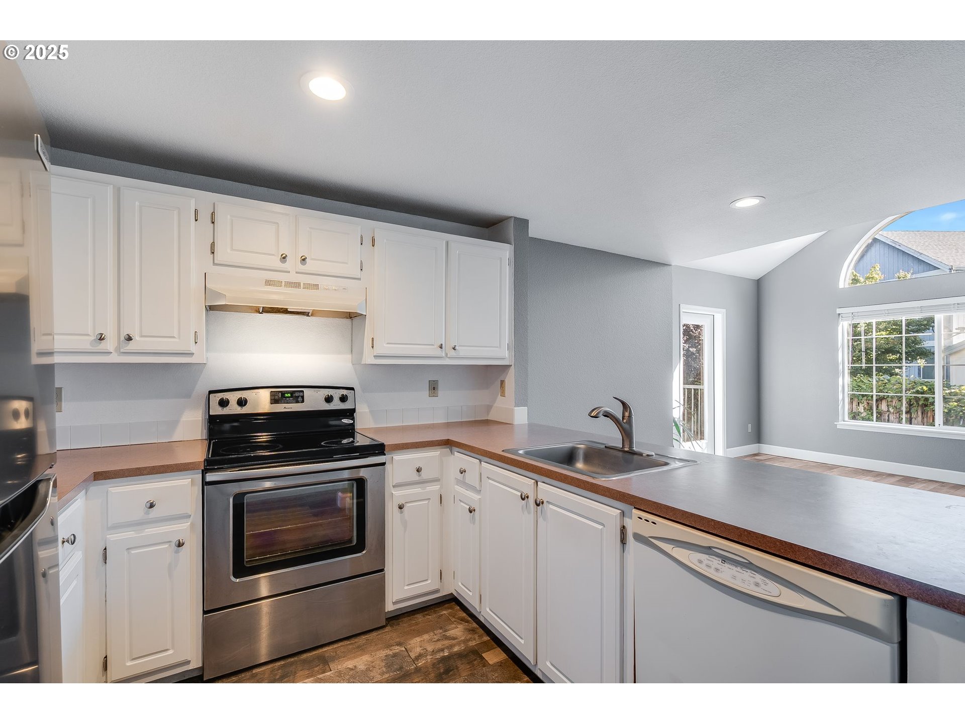 17548 NW SPRINGVILLE RD F8, Portland Unit: F8