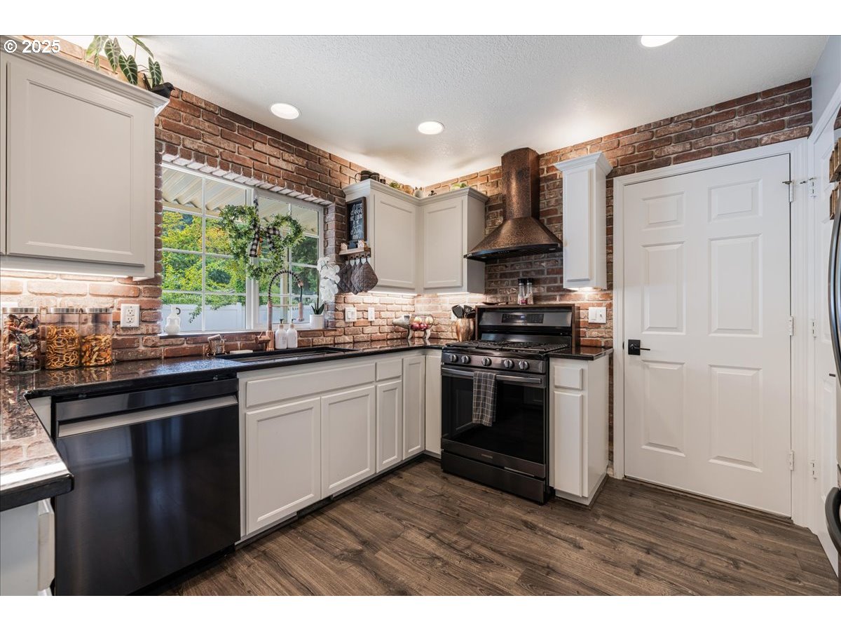 1110 MADISON ST, Silverton