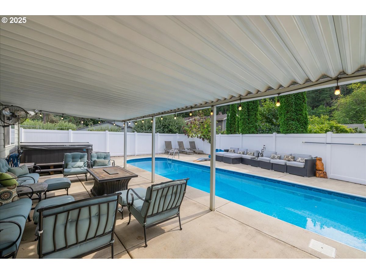 1110 MADISON ST, Silverton