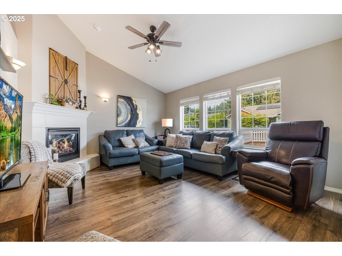 1110 MADISON ST, Silverton