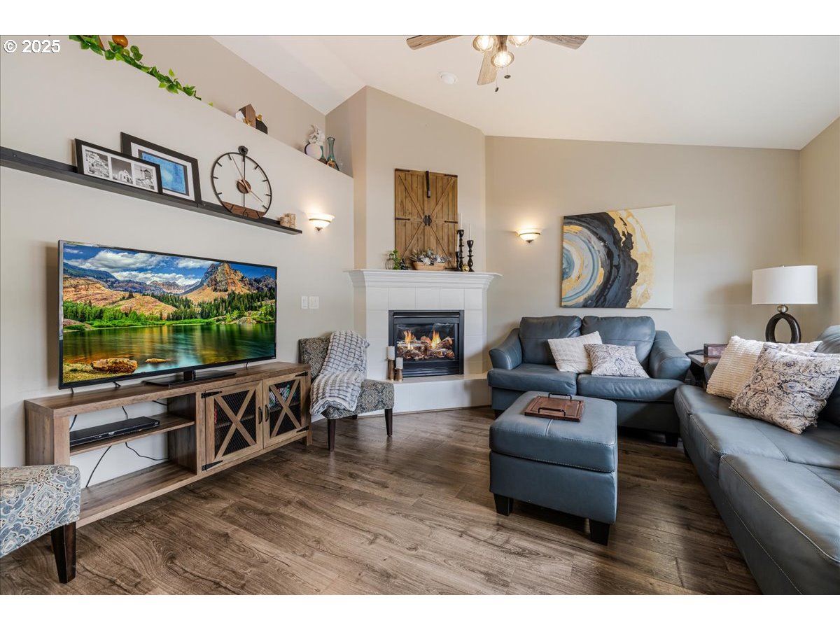 1110 MADISON ST, Silverton