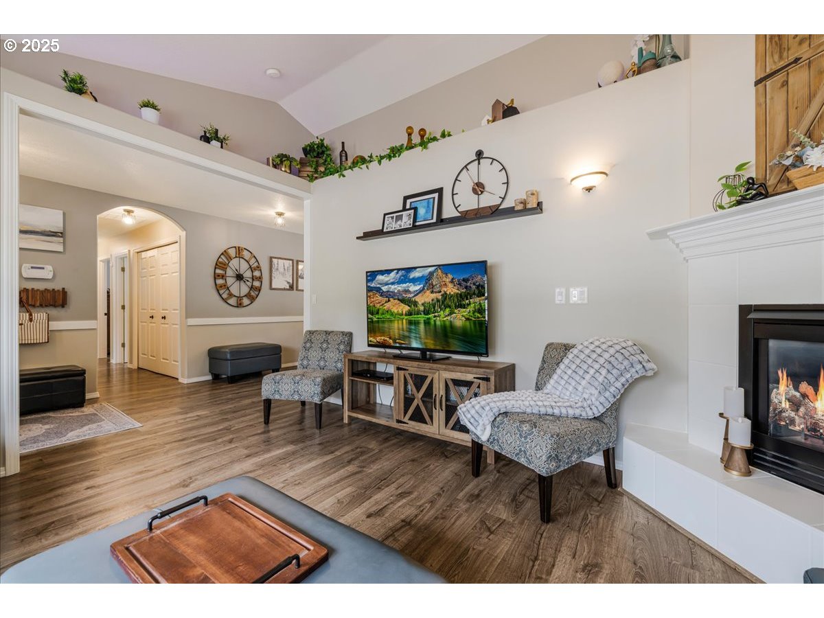 1110 MADISON ST, Silverton