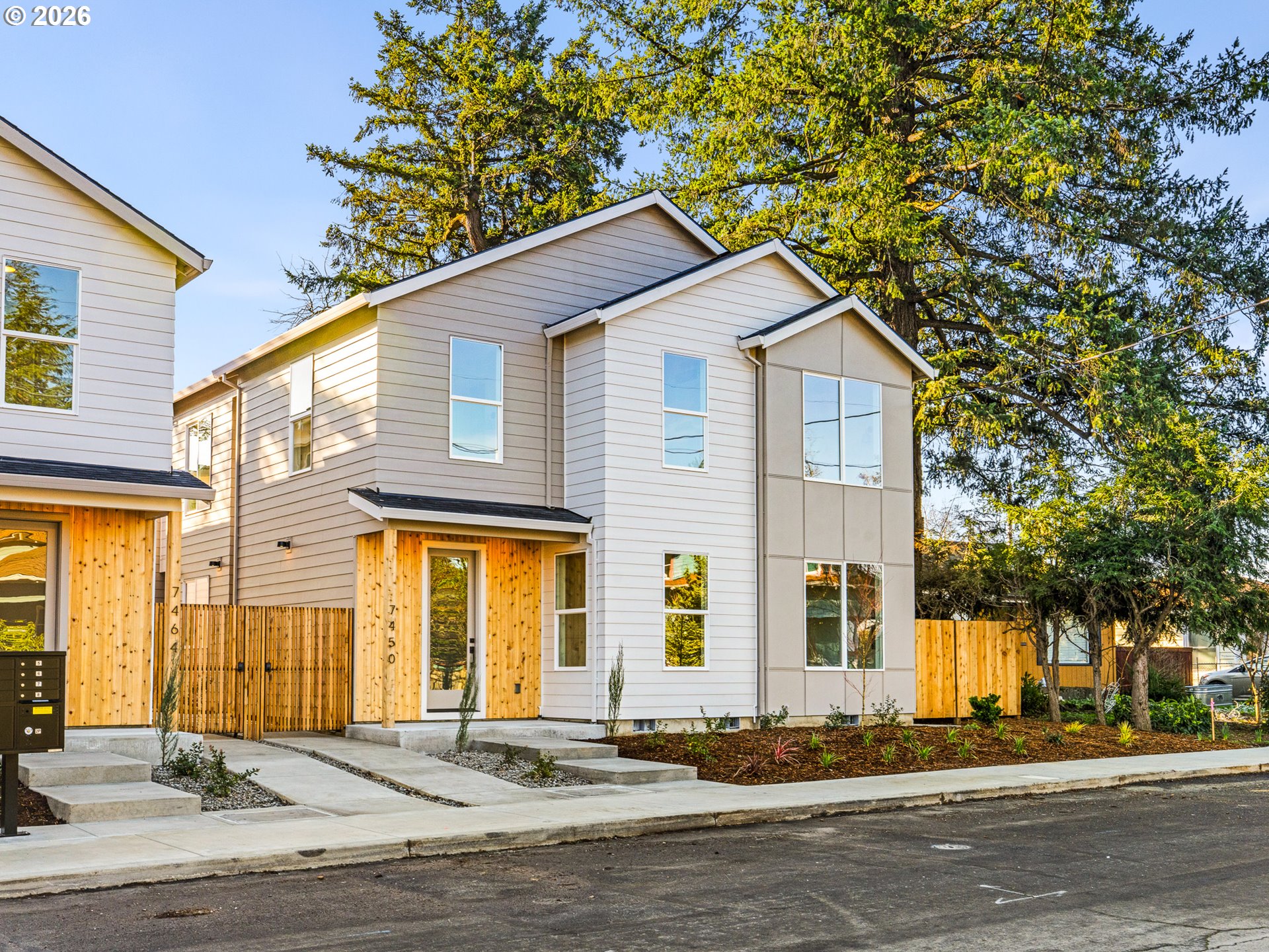 7452 SE Tolman ST