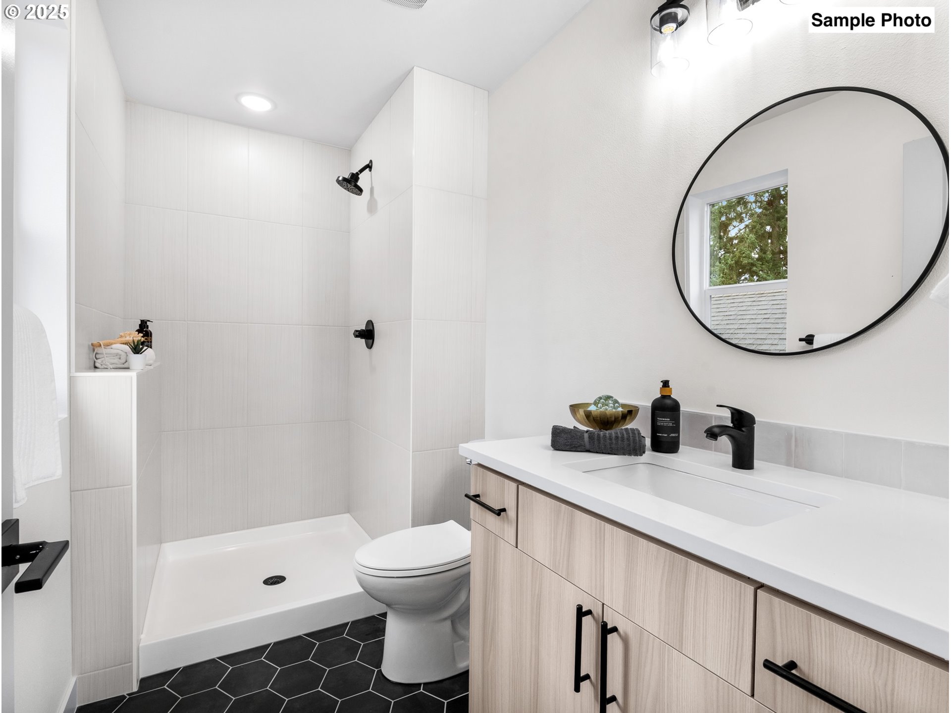 7387 N Mobile AVE, Portland