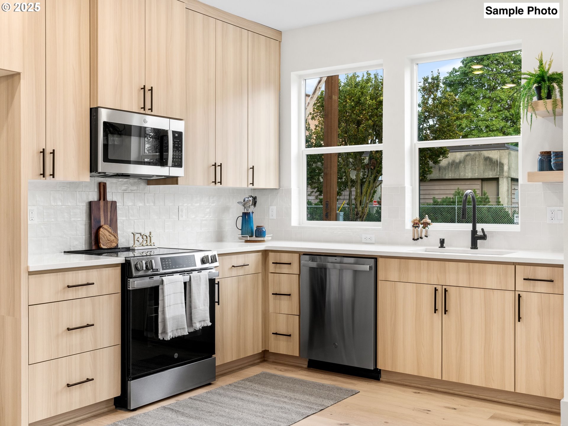 7383 N Mobile AVE, Portland