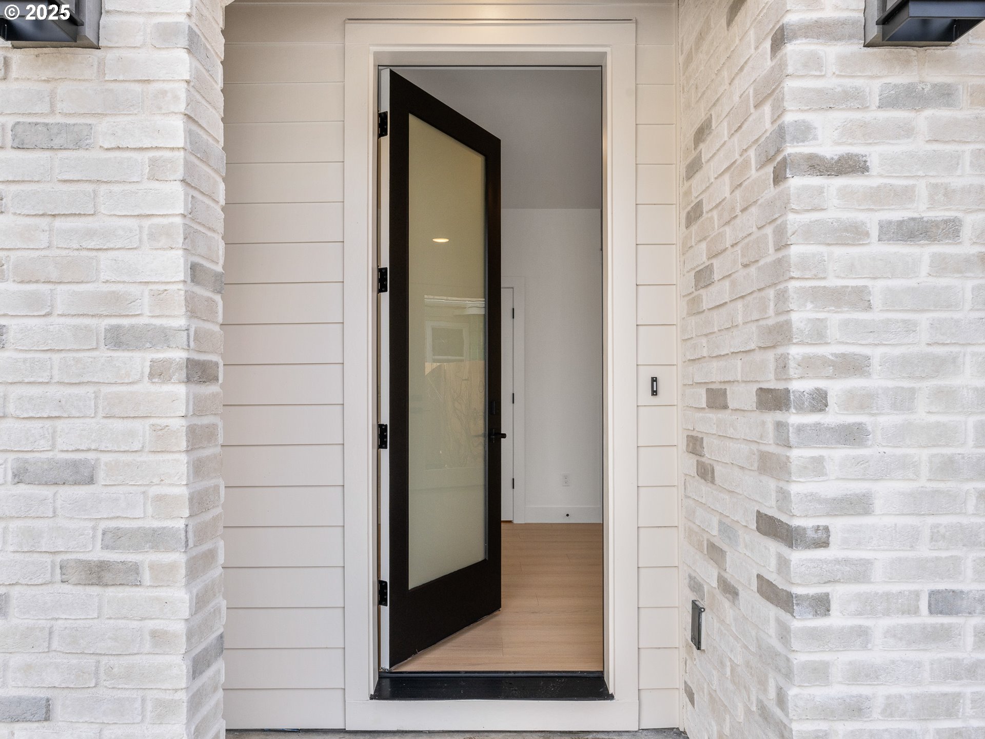 1656 SE Umatilla ST 1