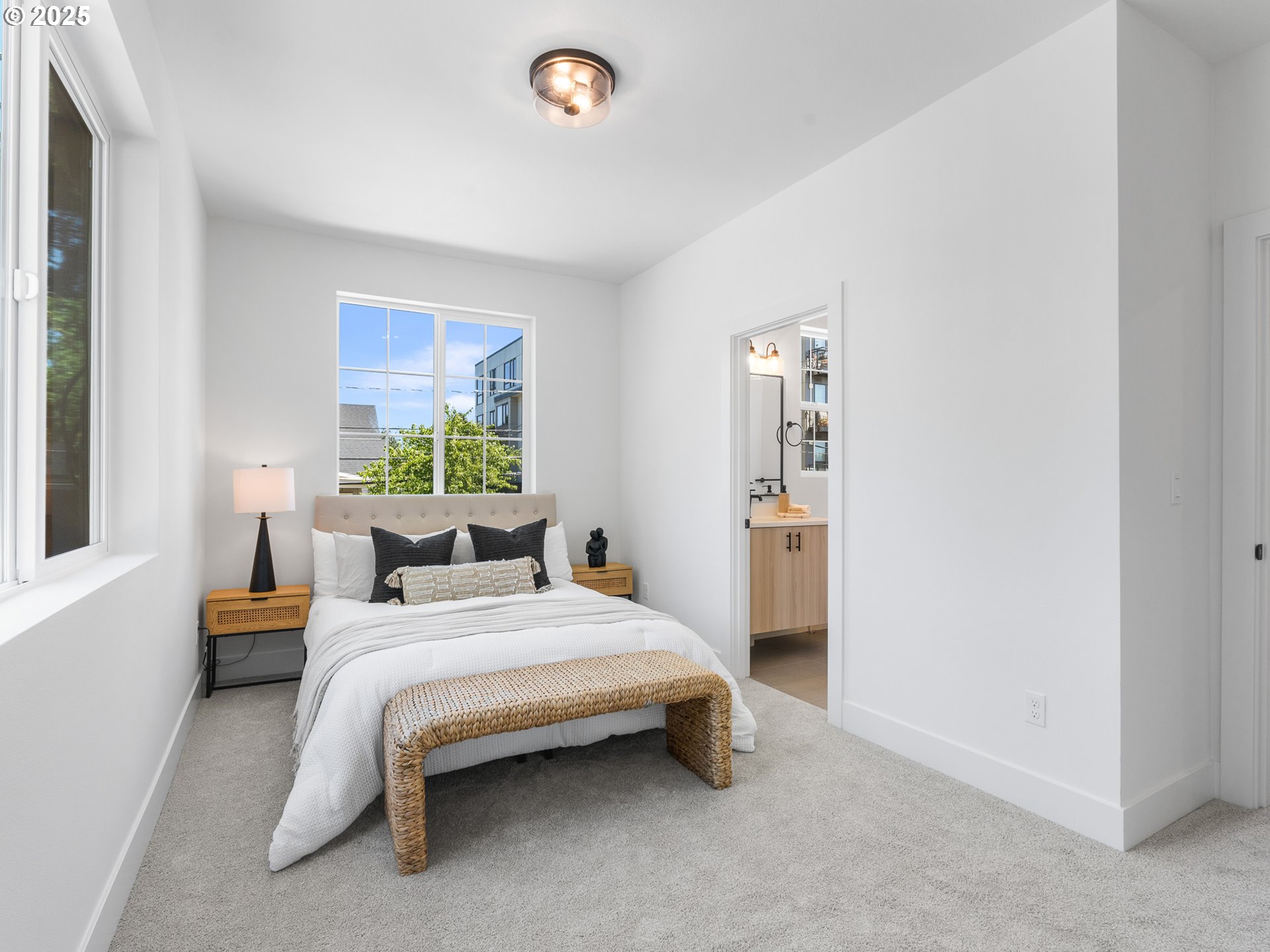 1656 SE Umatilla ST 1