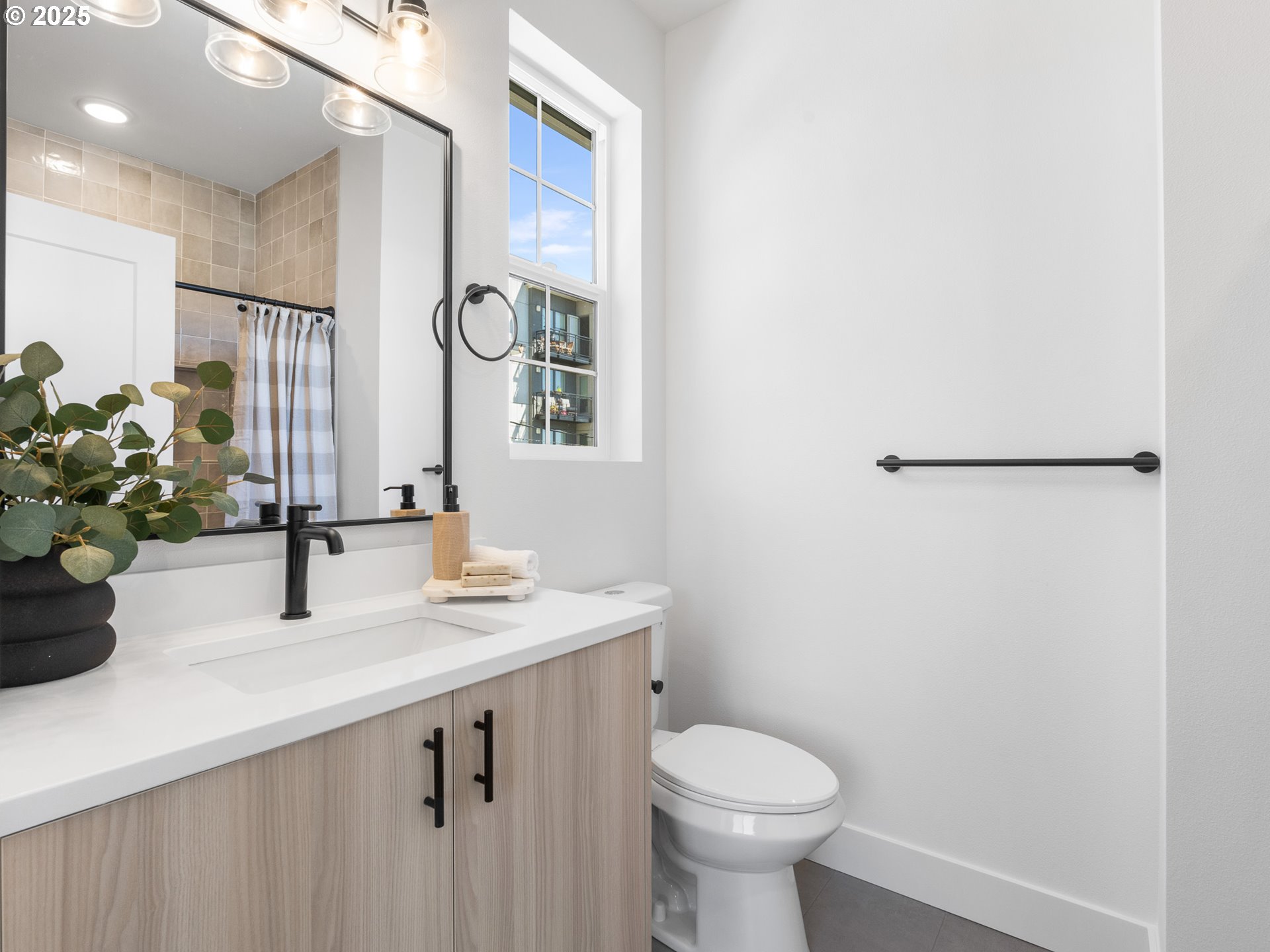 1656 SE Umatilla ST 1