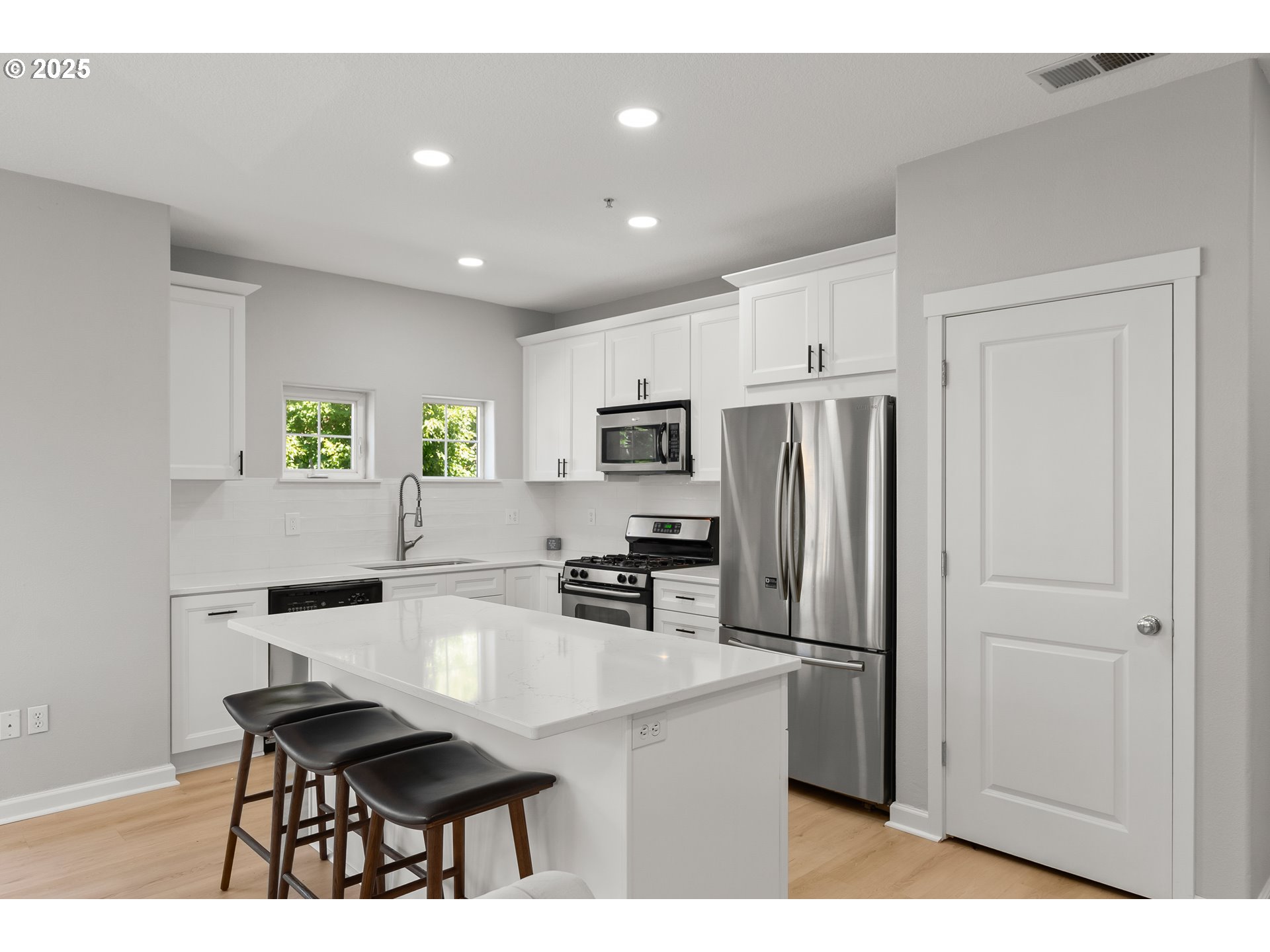 1140 SW 170TH AVE 203