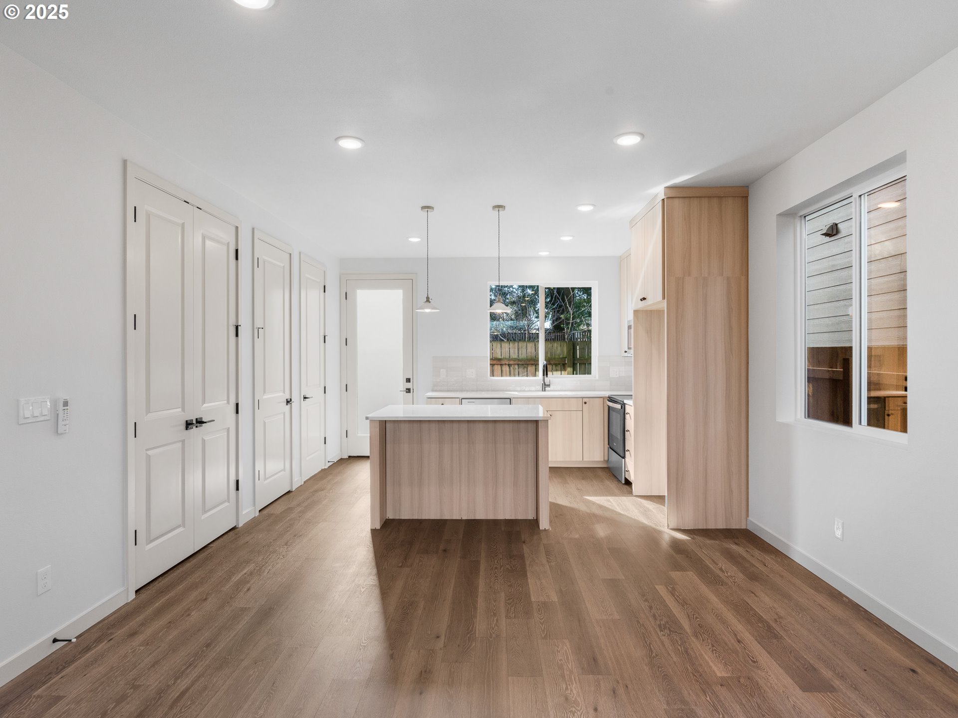 694 SE 47th AVE