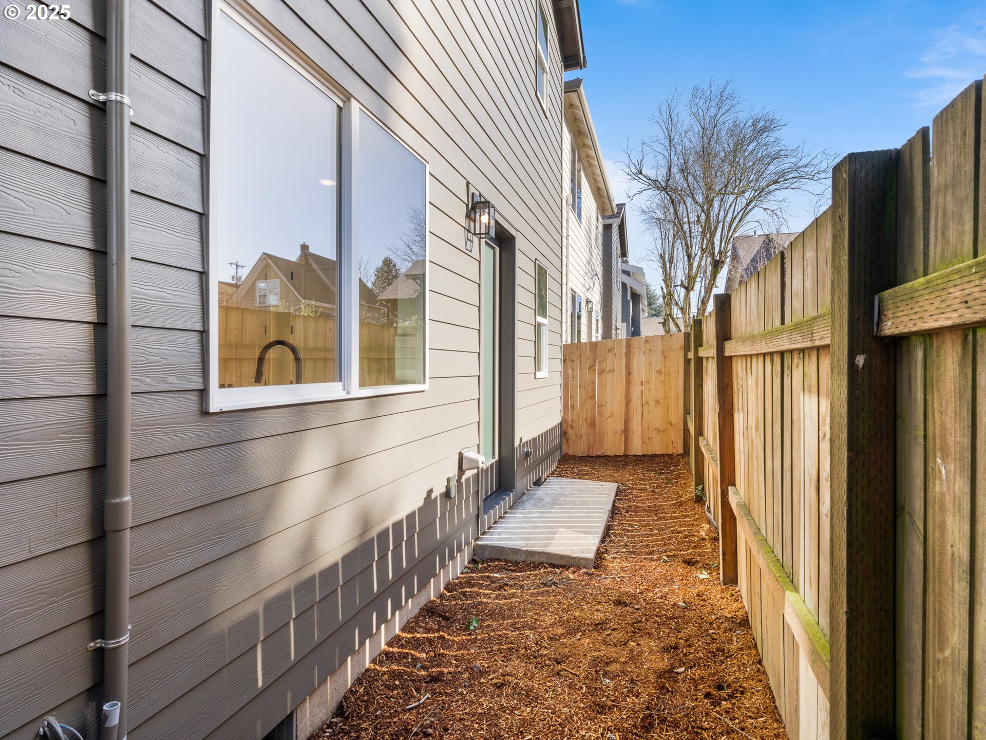694 SE 47th AVE