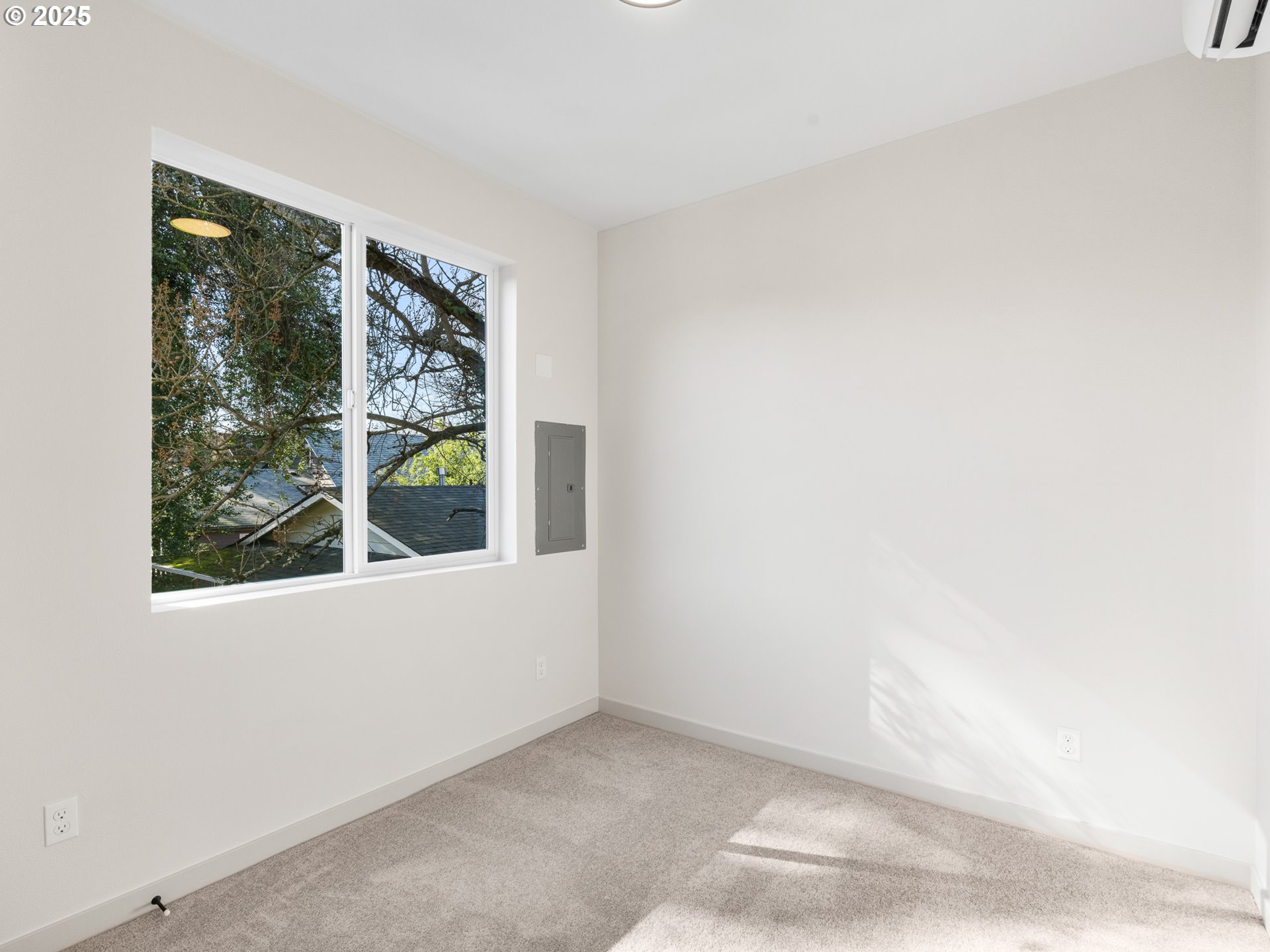 694 SE 47th AVE