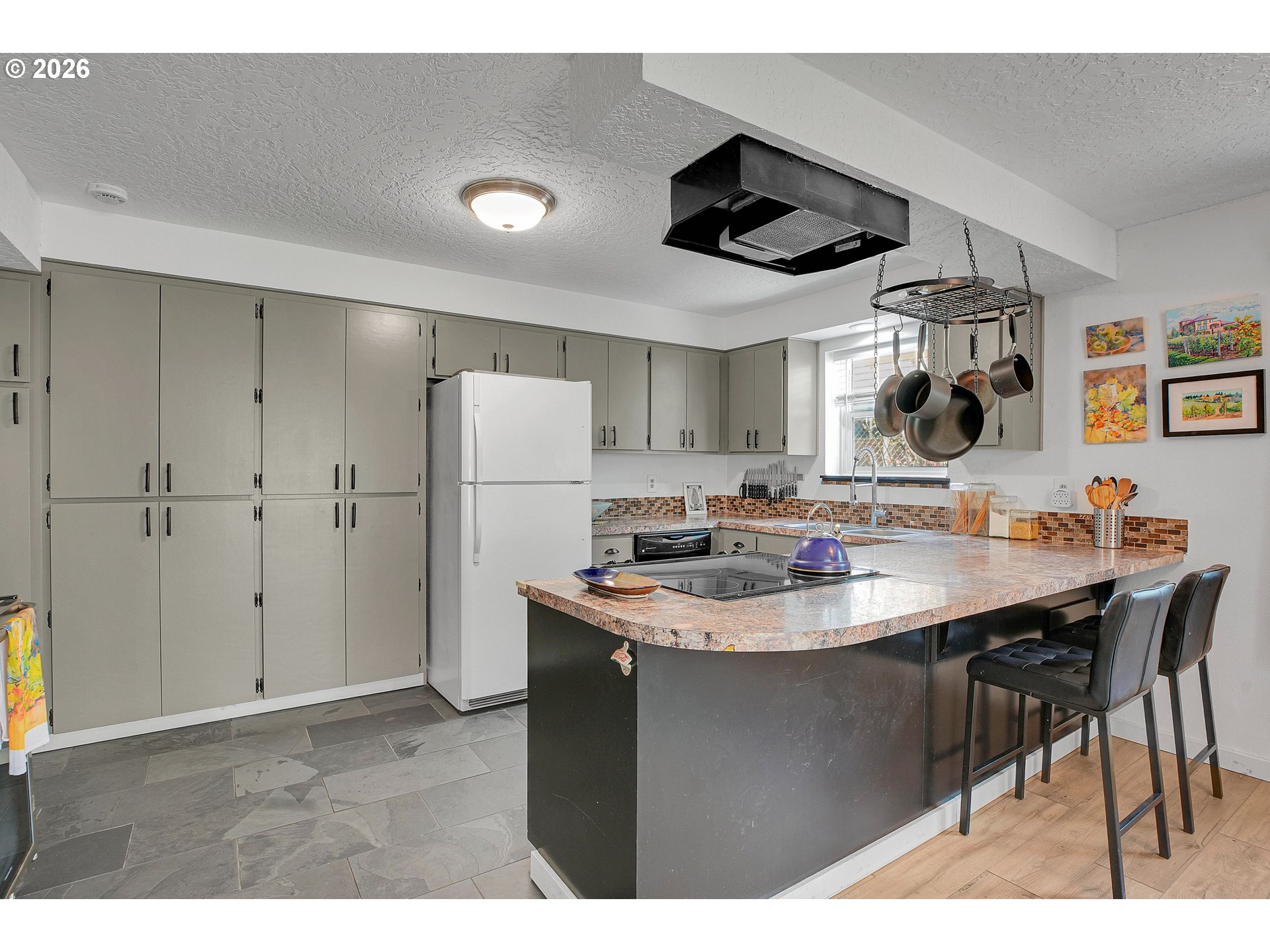 107 GLENWOOD CT