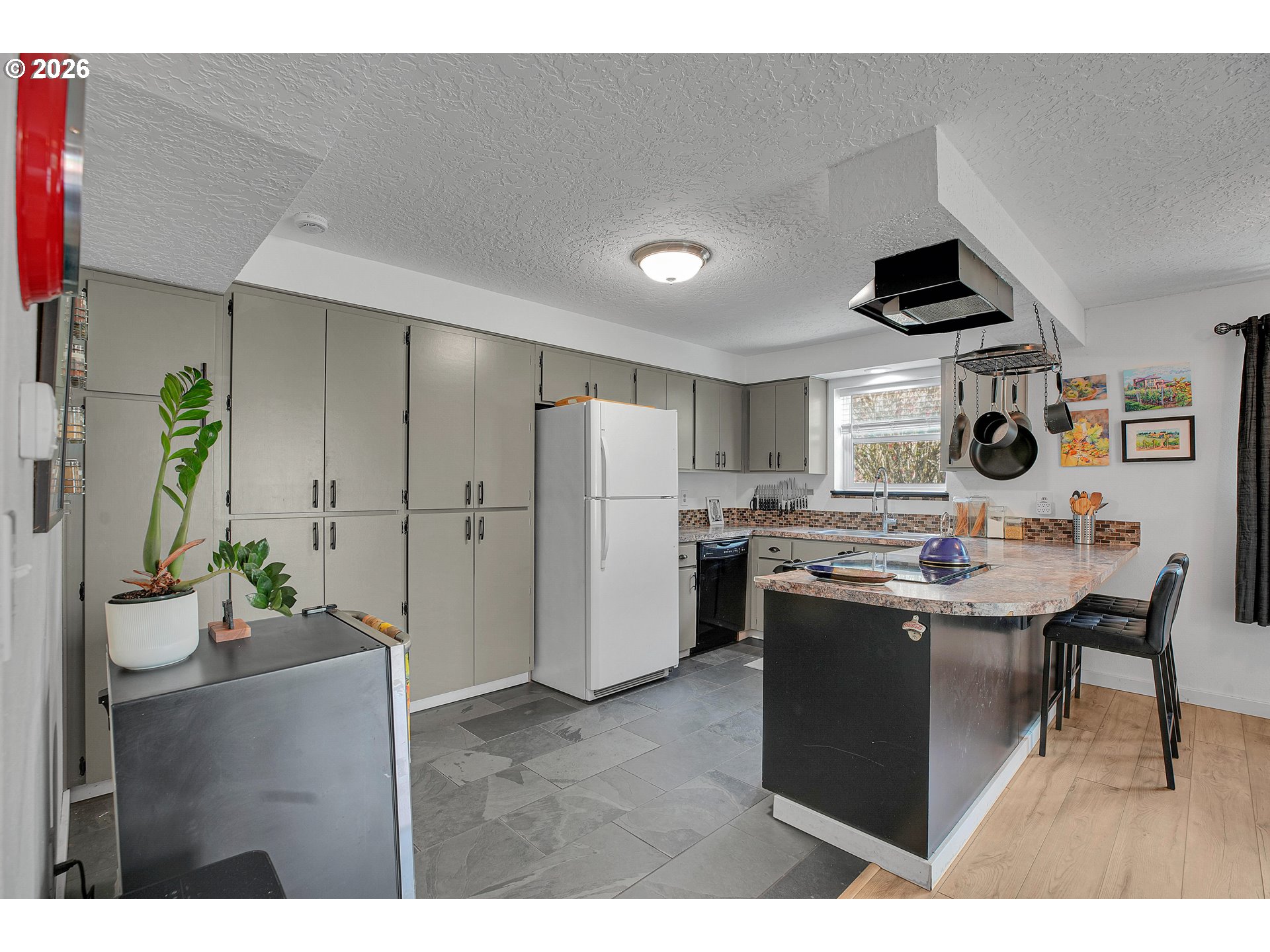 107 GLENWOOD CT