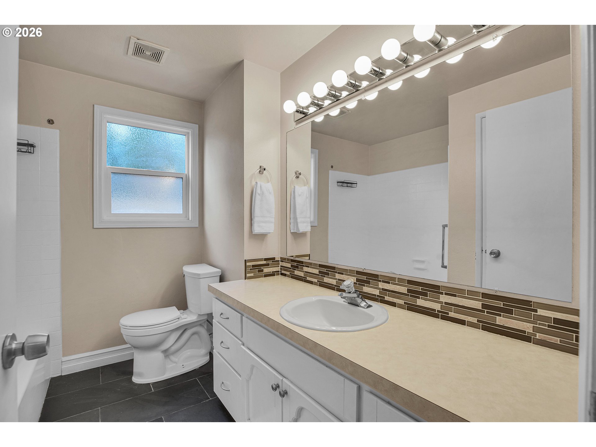 107 GLENWOOD CT