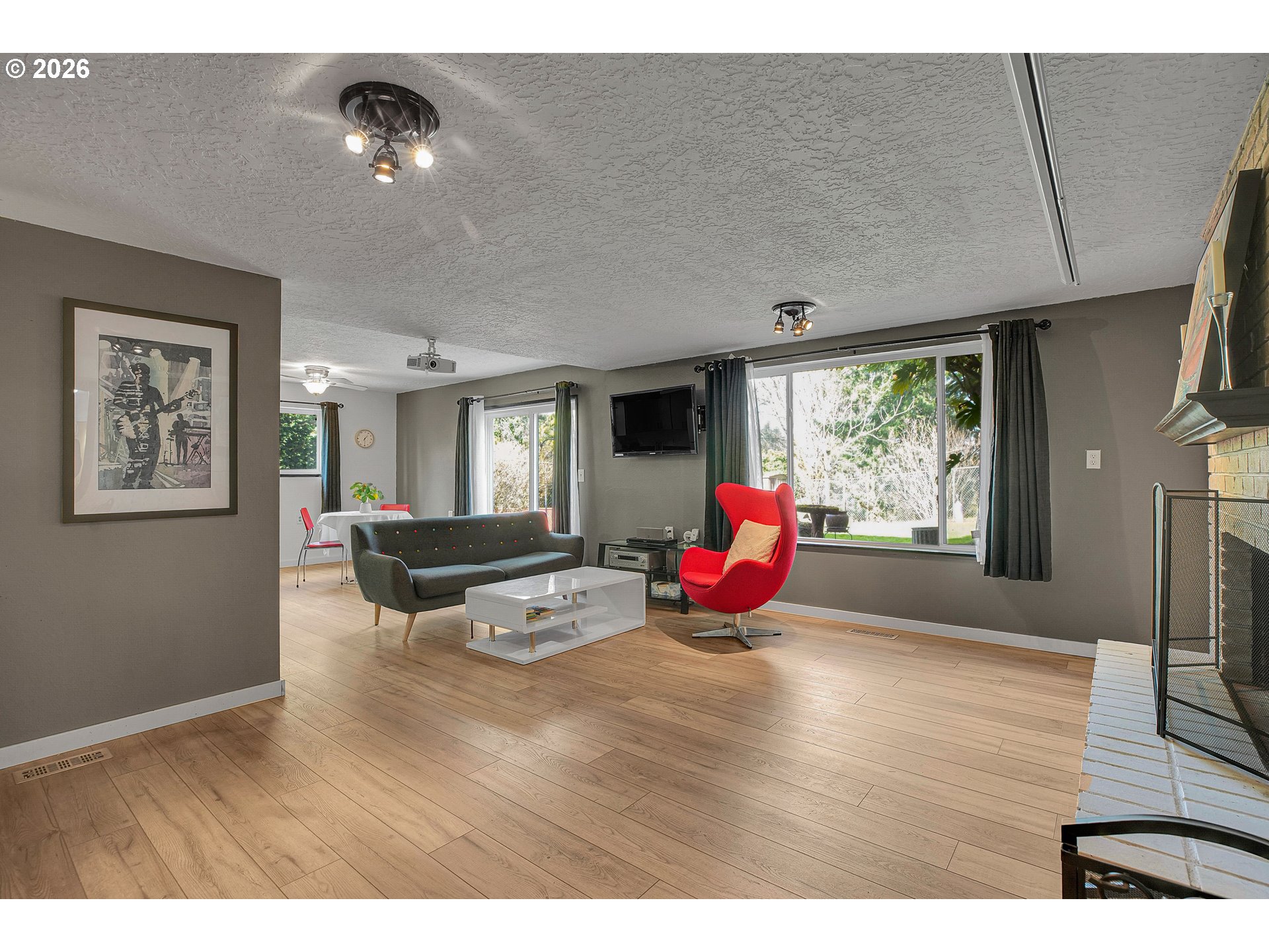 107 GLENWOOD CT