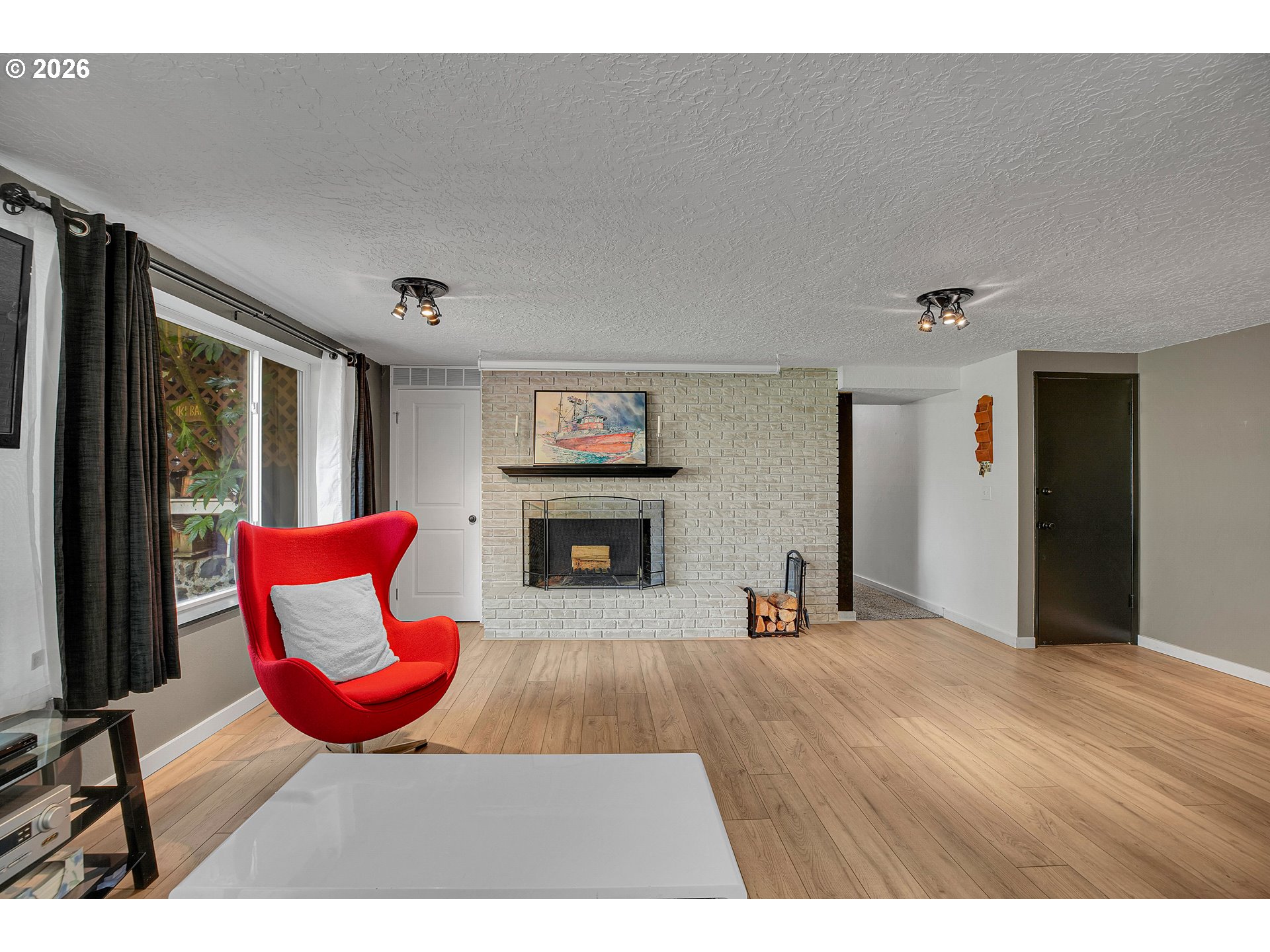 107 GLENWOOD CT