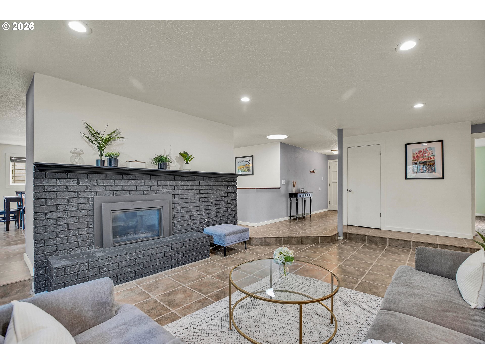 107 GLENWOOD CT