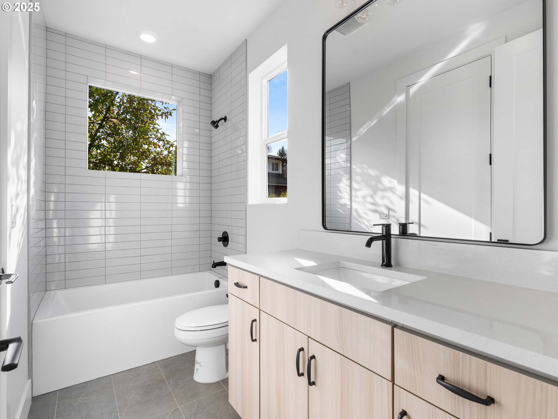 4081 SE Milwaukie AVE