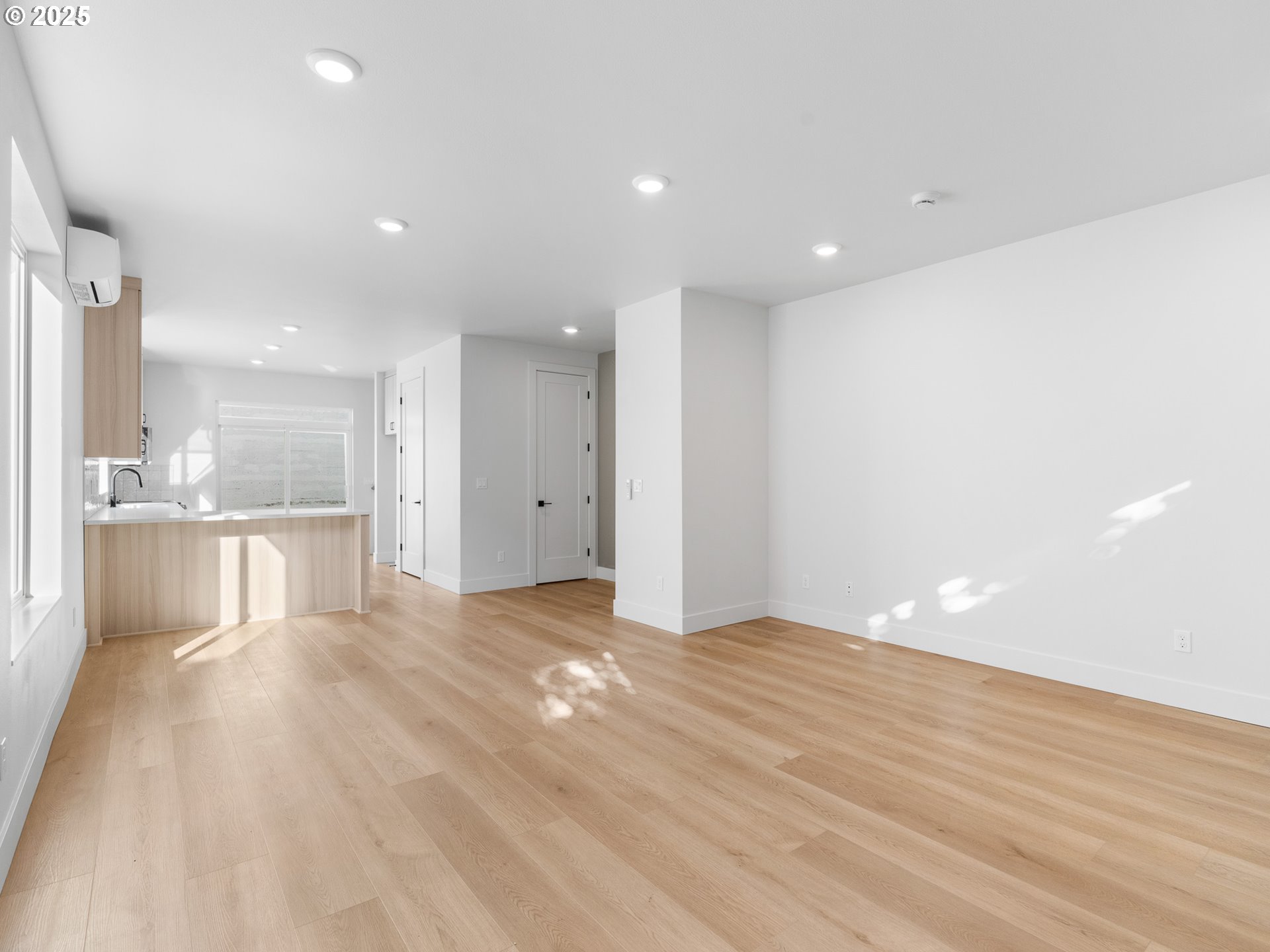 4081 SE Milwaukie AVE