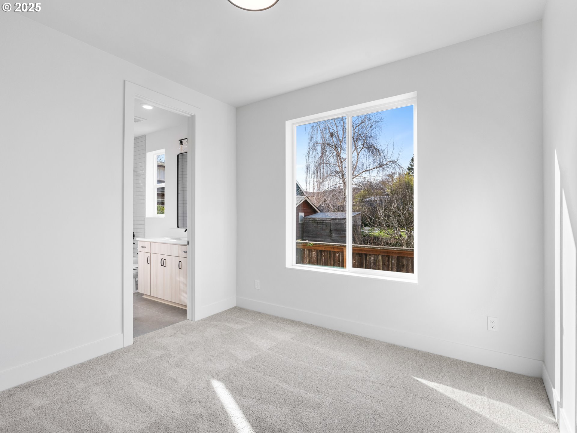 4081 SE Milwaukie AVE