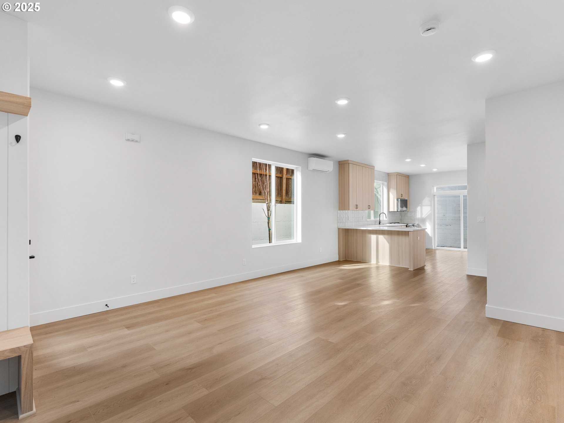 4081 SE Milwaukie AVE